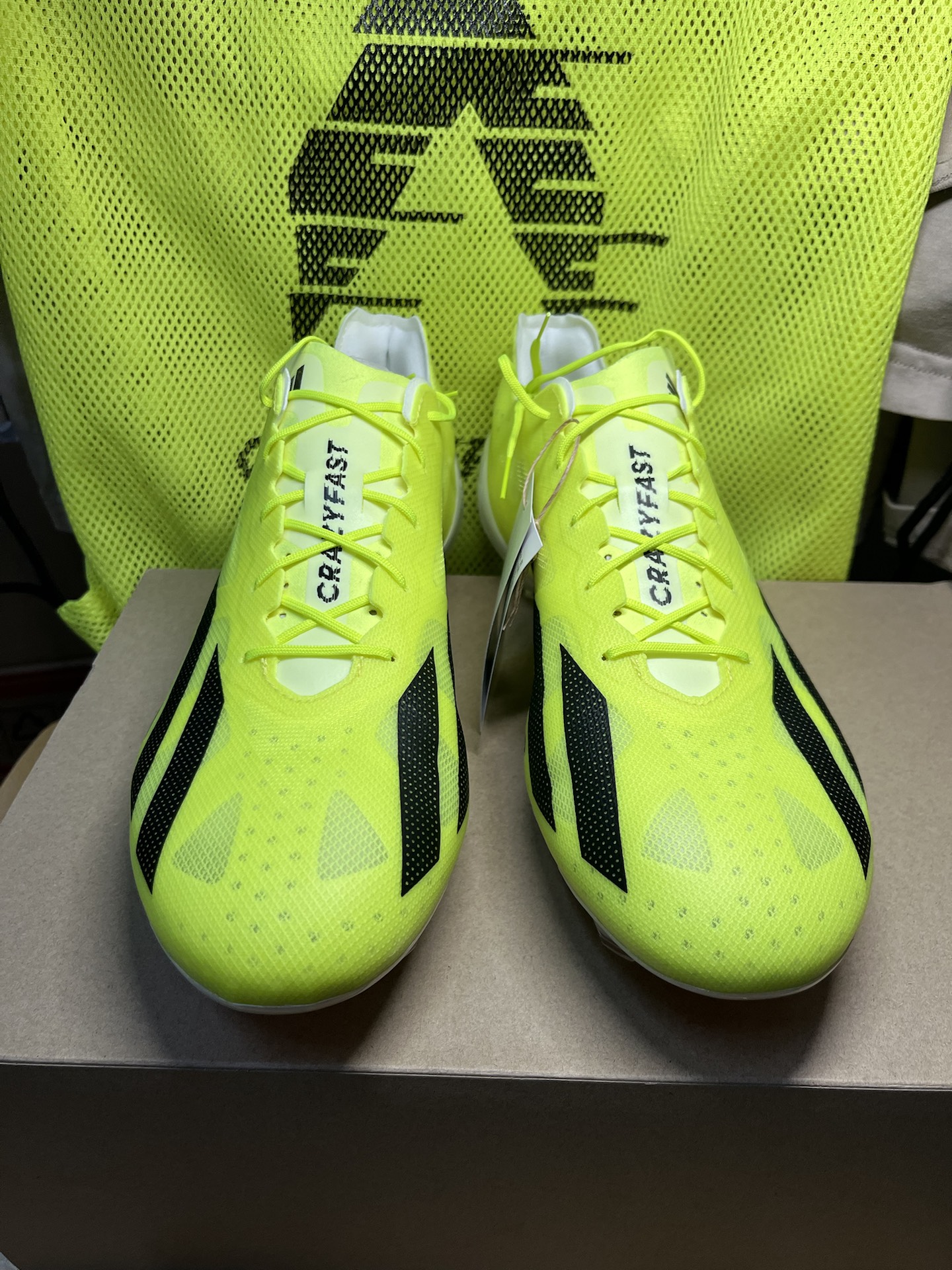 足球场上这双⚽太惊艳啦