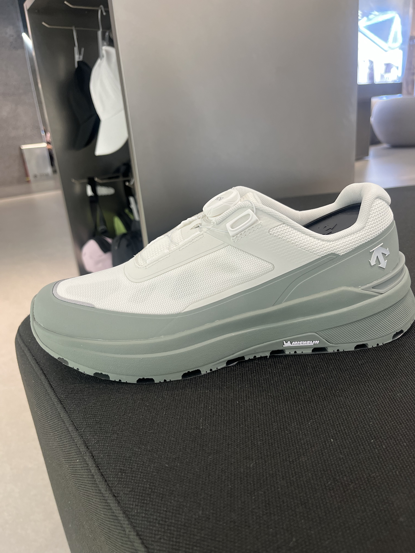 挖到宝！百搭又防滑的运动鞋👟