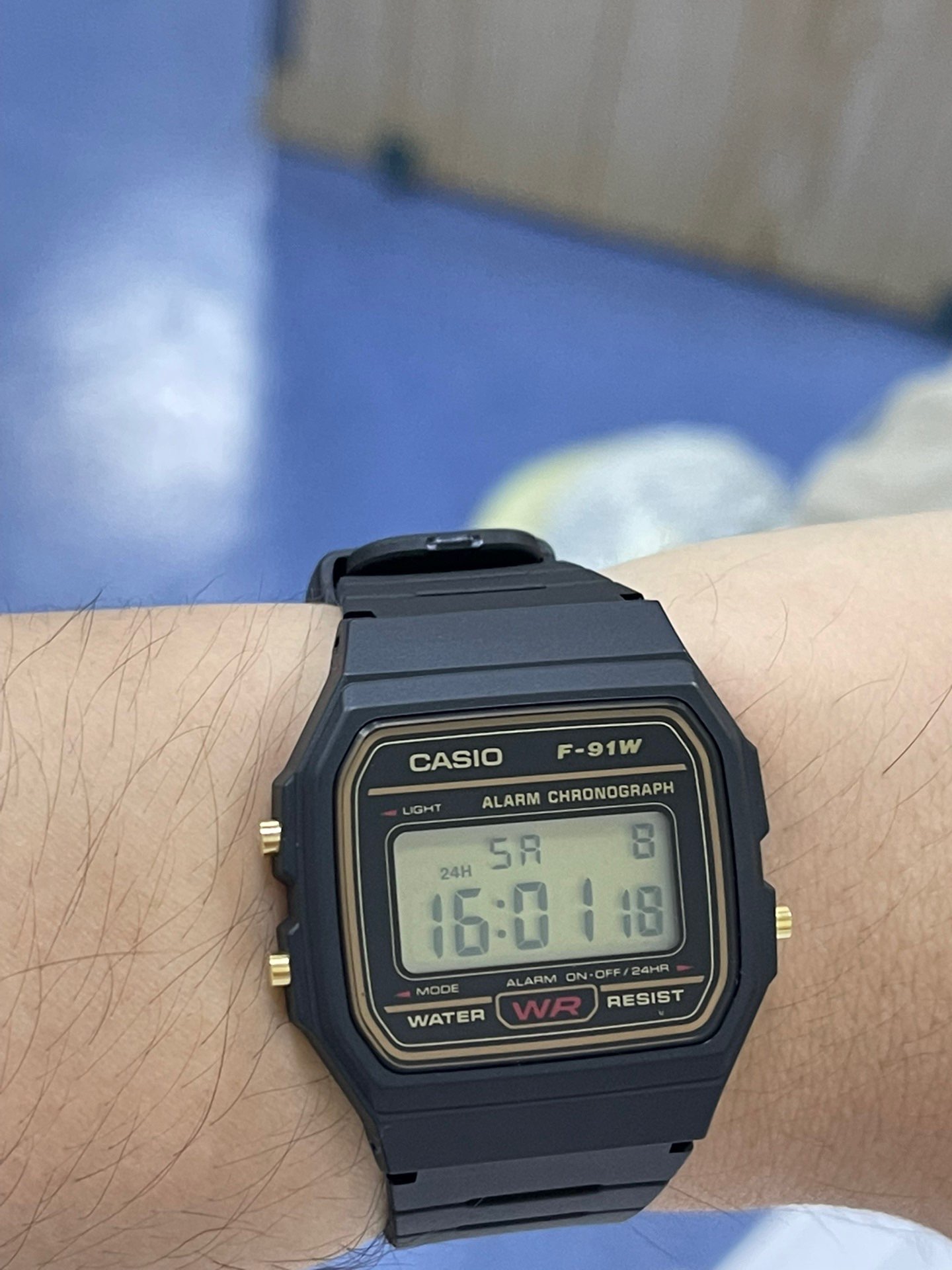 挖到复古感十足的小众手表
