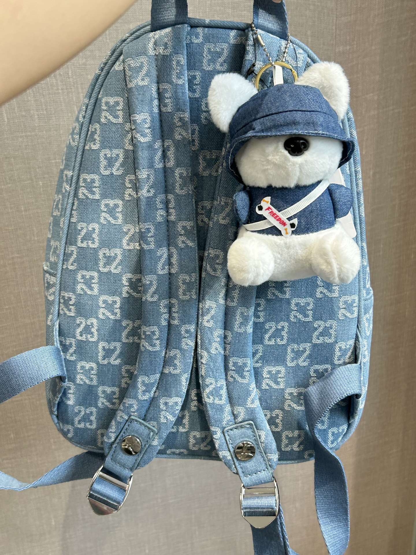 蓝朋友陪我去公园撒野