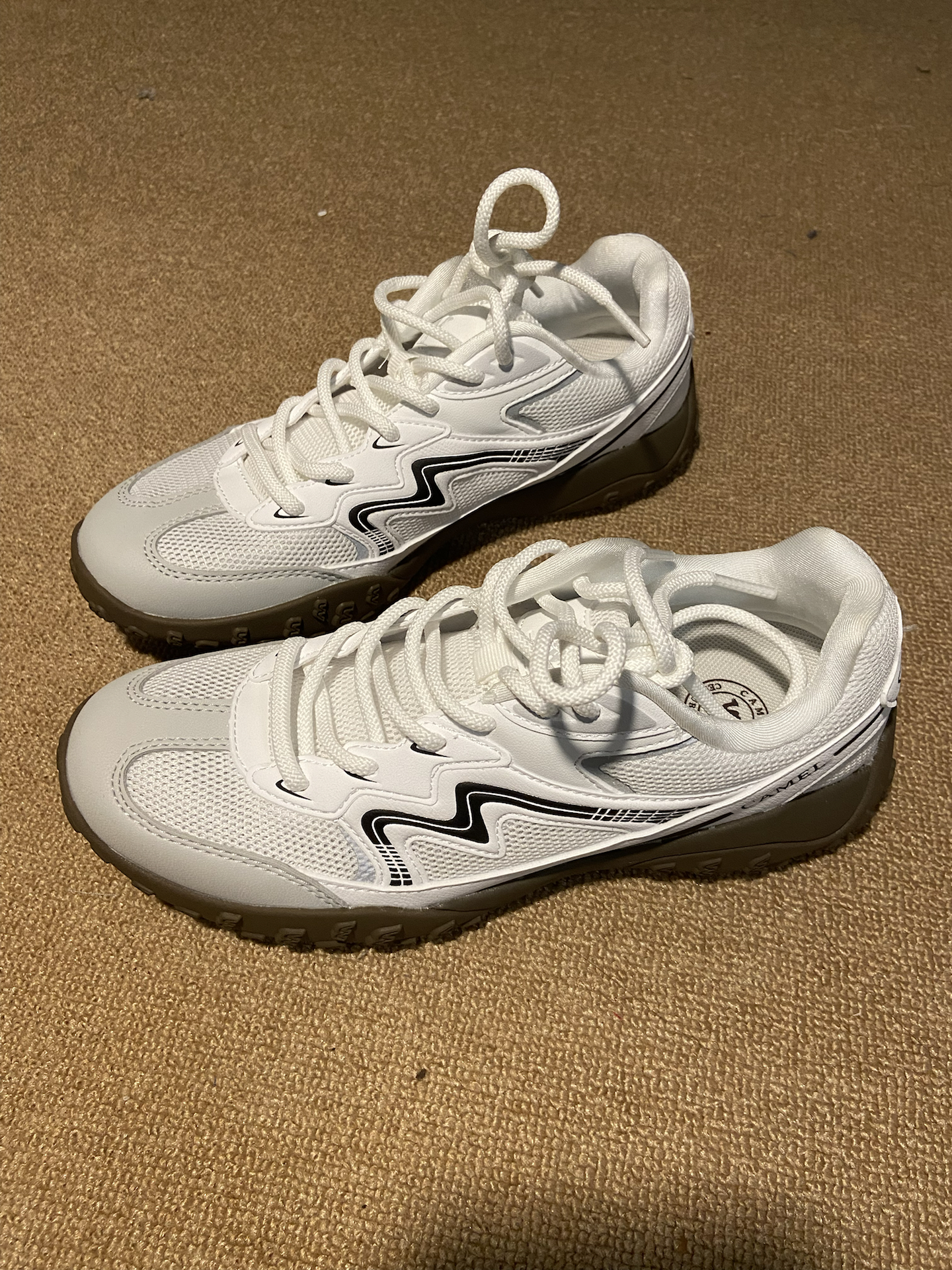 挖到超绝的运动感鞋子👟