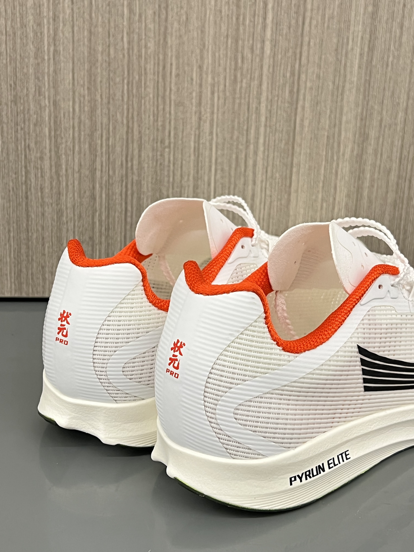 全网首双可拆卸中底薄底跑鞋⁉️回会有什么样的惊喜⁉️