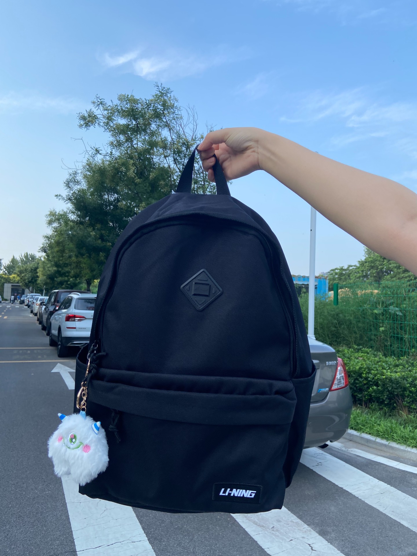 被问爆的双肩包！轻便又能装👍