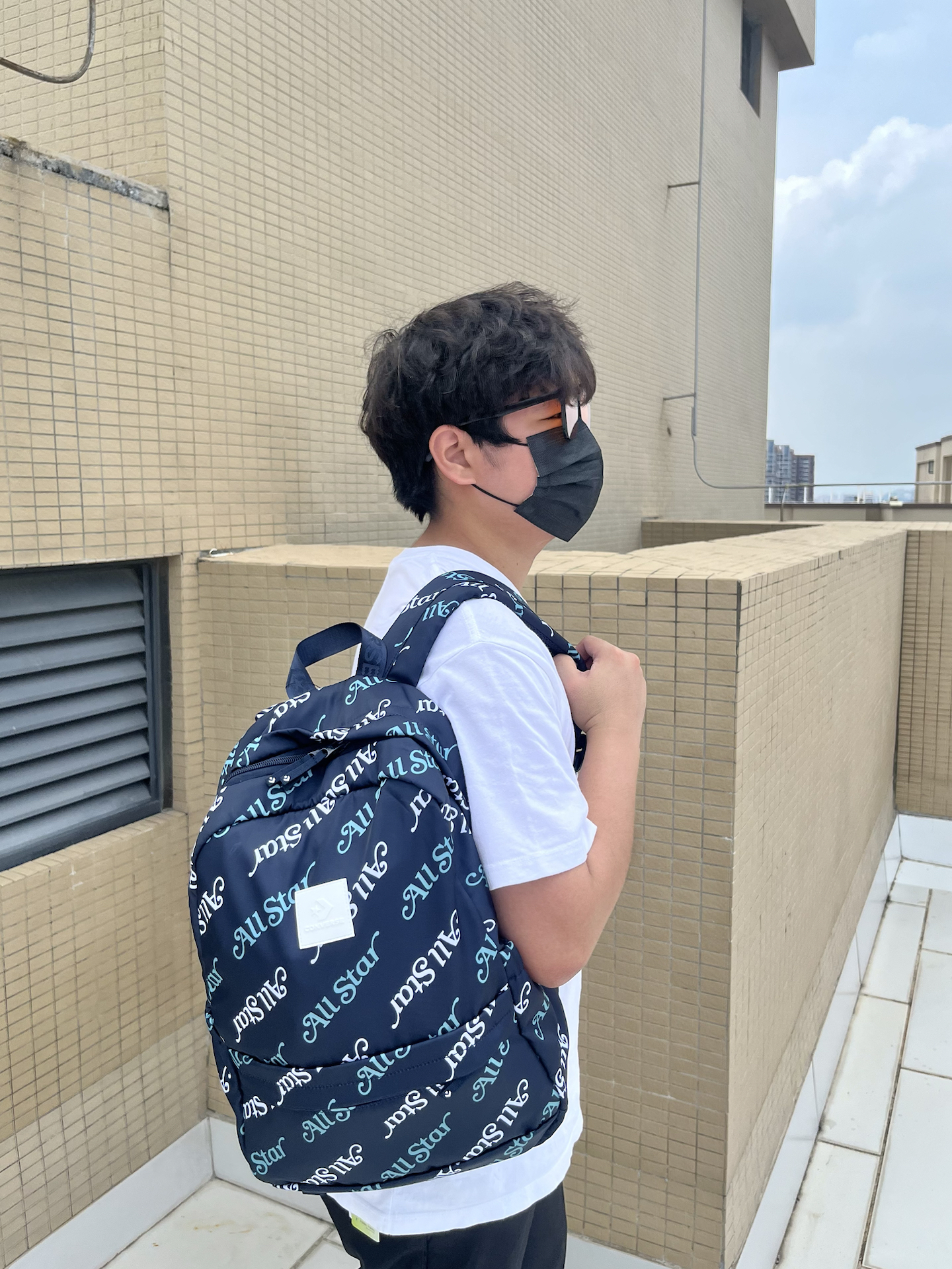 简约百搭双肩包,懒人出行好伴侣