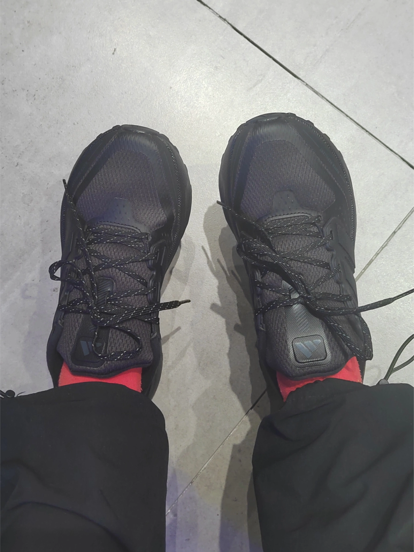 挖到纯黑百搭神鞋👟 这脚感谁懂啊