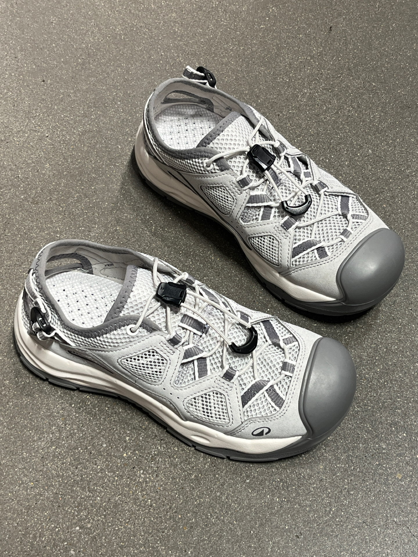 我愿称它为夏日溯溪与通勤的神👟