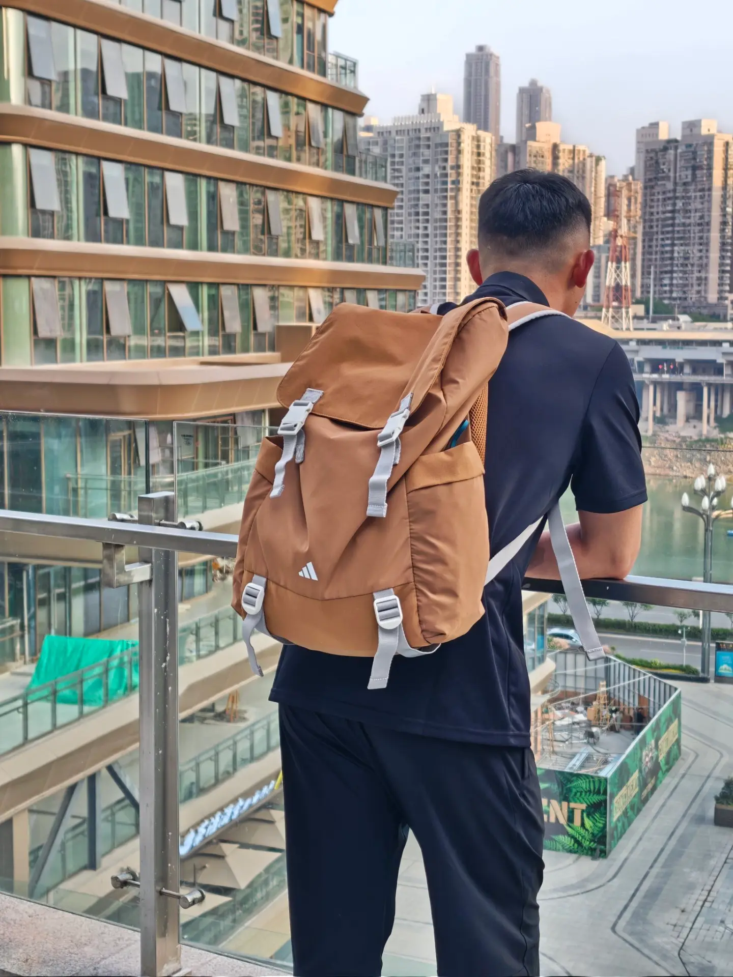 打工人旅游er,这款双肩包真的可!