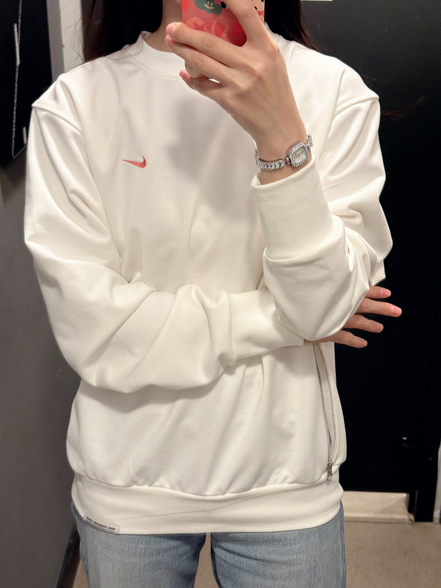 挖到奶酷感拉满的百搭卫衣👚