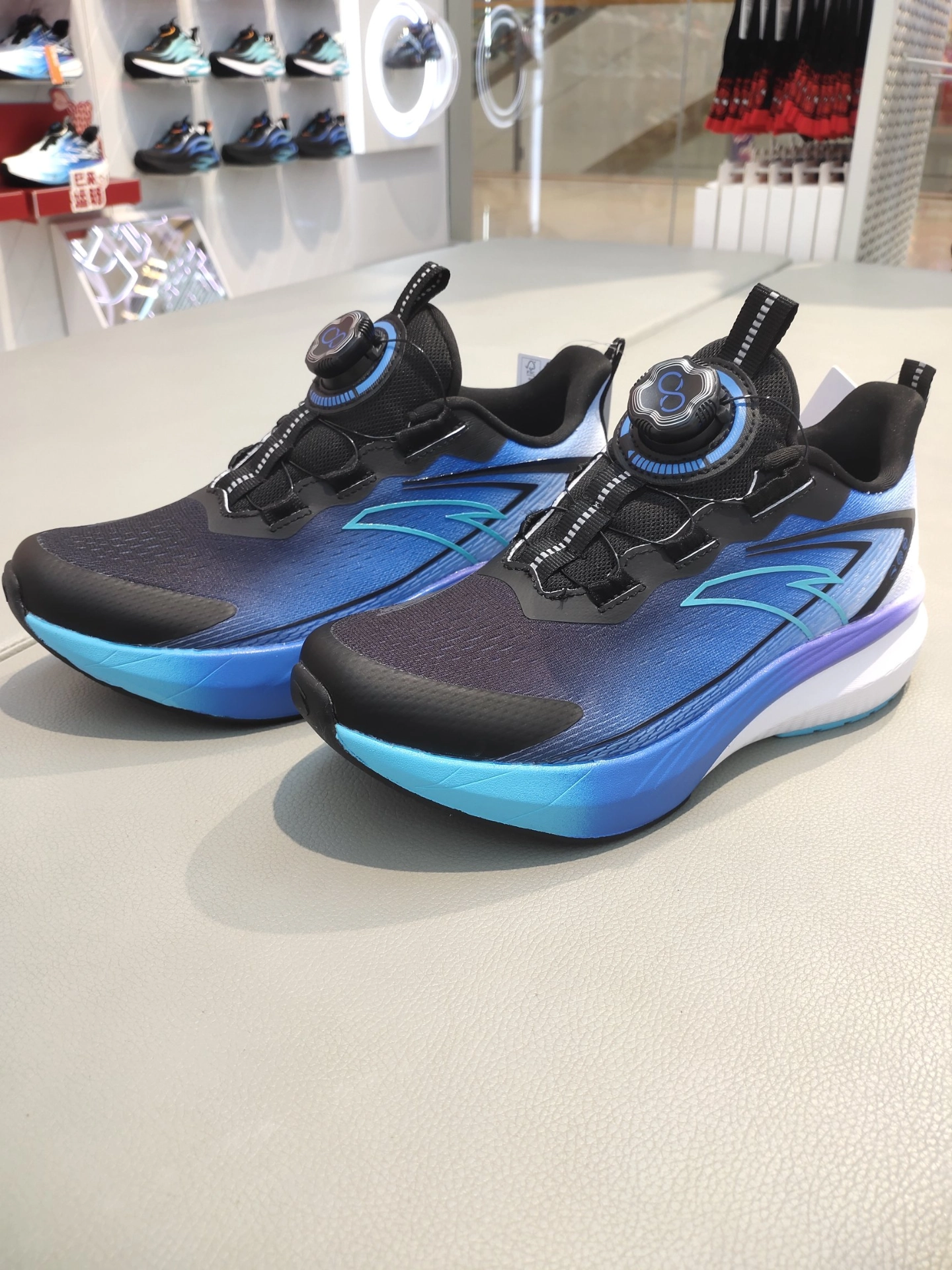 给我家小子挖到上脚超舒服的运动鞋👟