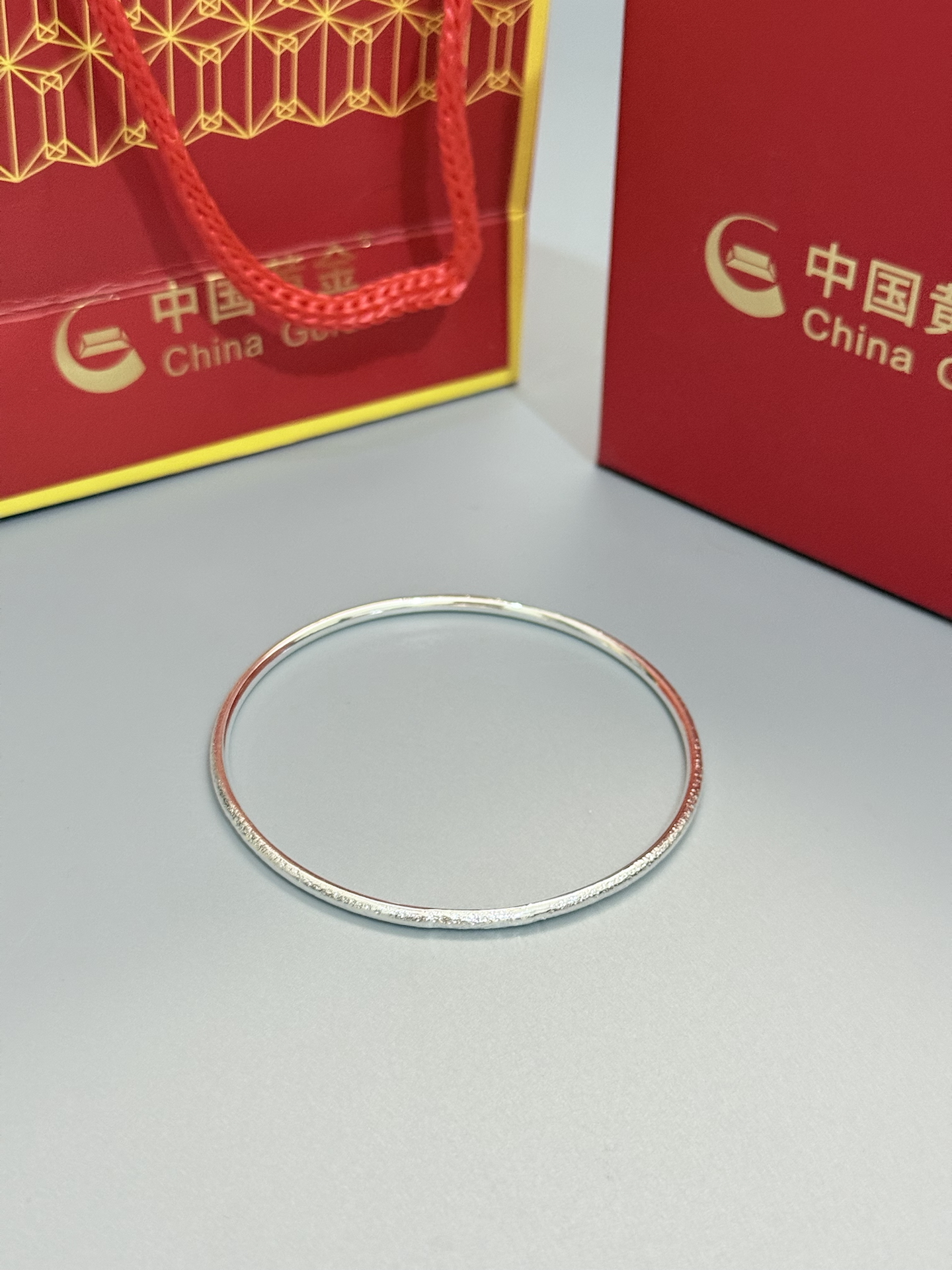 谁懂啊！挖到一款敲美的满天星银手镯！