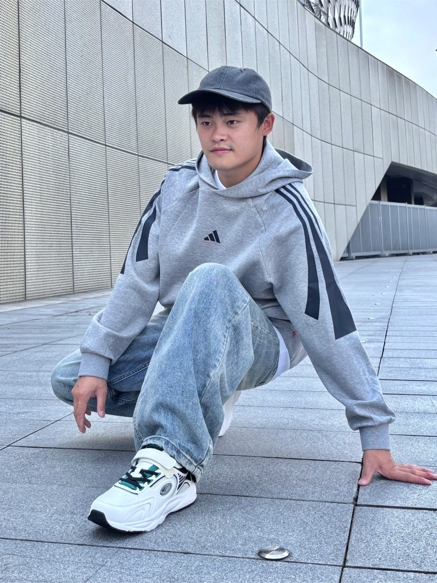 OOTD | 5G入秋、就先享受秋天吧 ！🍁