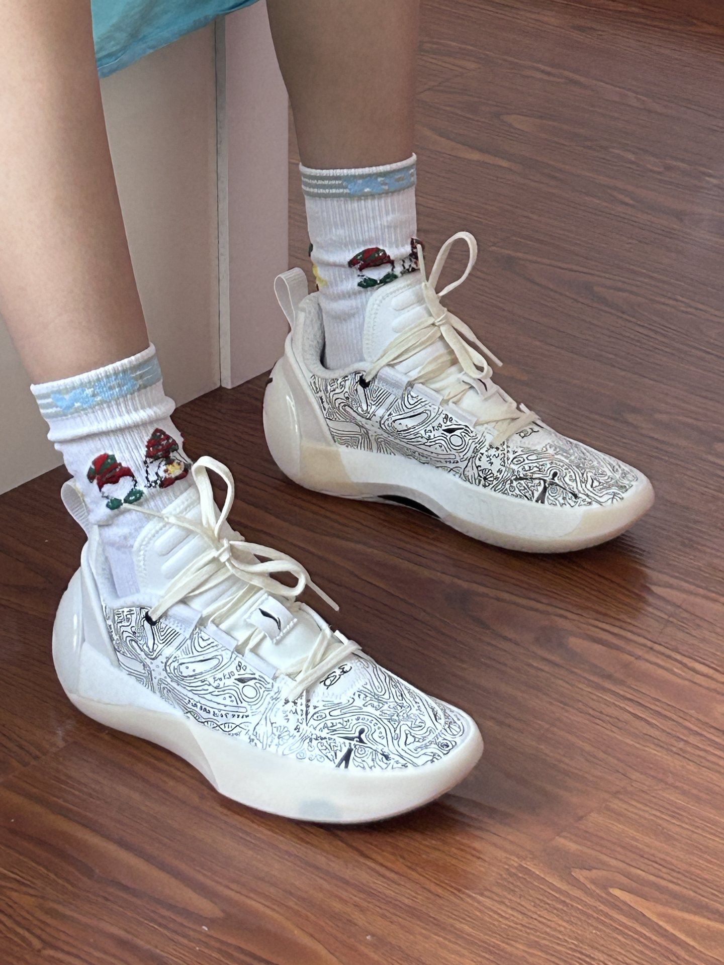 谁懂！这双篮球鞋设计像937板鞋诶👟