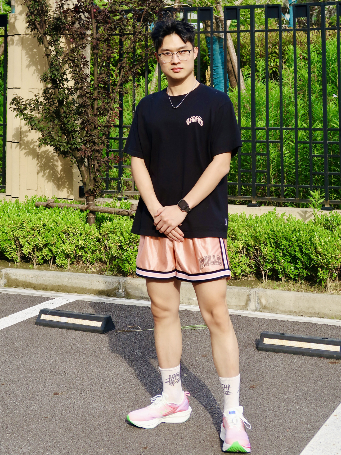 减脂期挖到宝！这粉跑鞋好穿又骚气