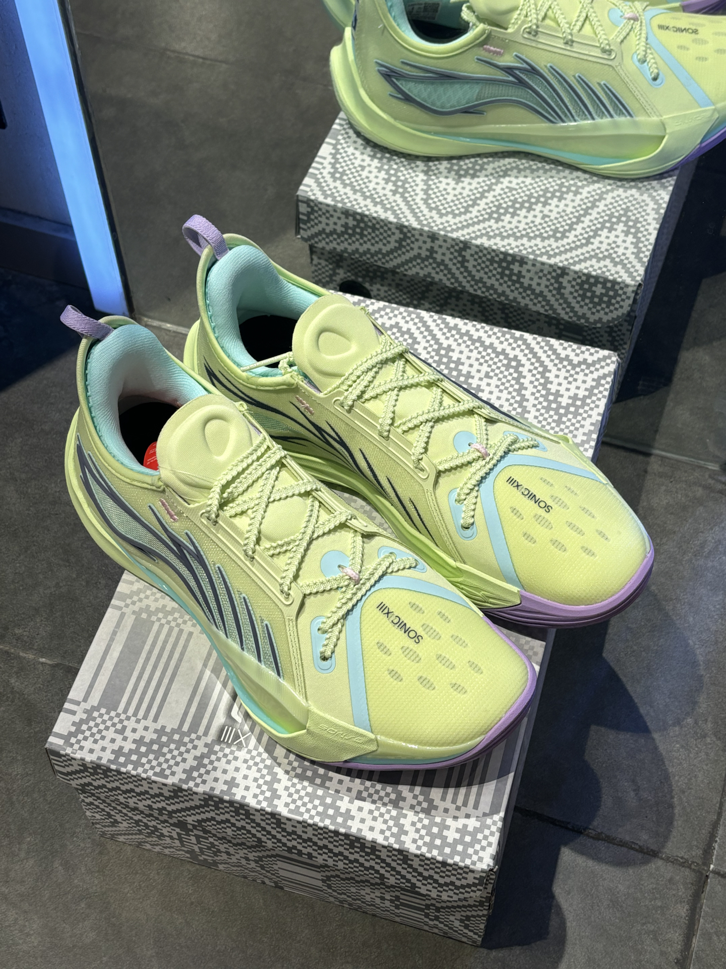 李宁这鞋，穿了就像装“弹簧”！