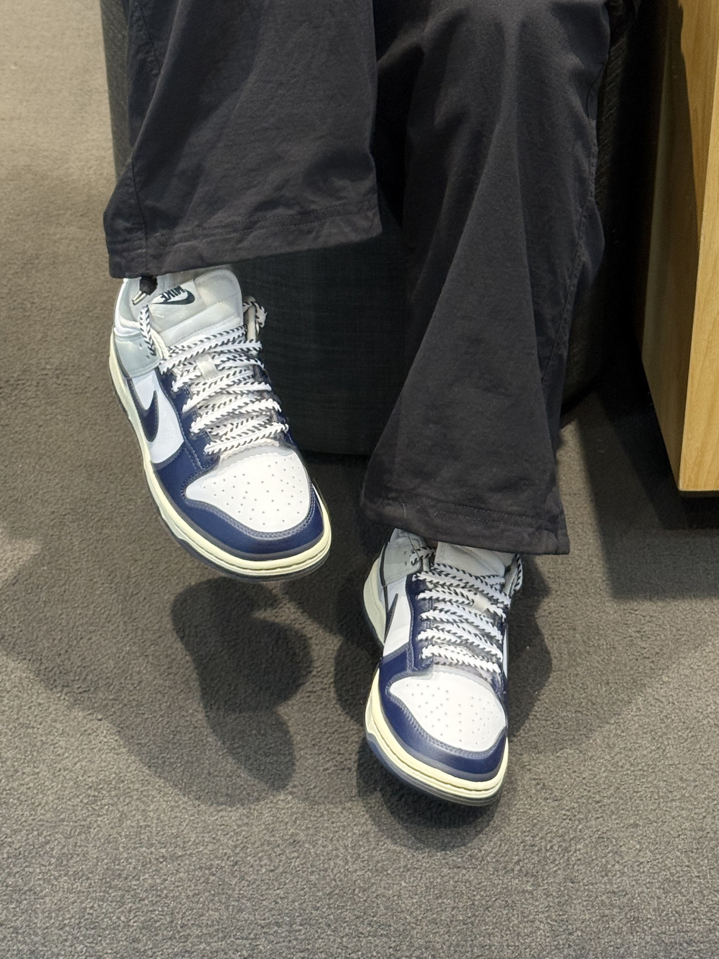 藏青米白撞色+绑带设计！这双板鞋爱住了🤩