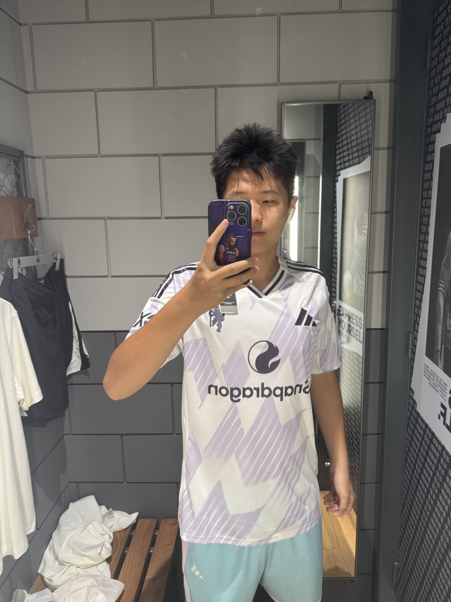 足球迷夏天爱惨的亮色球衣🔥