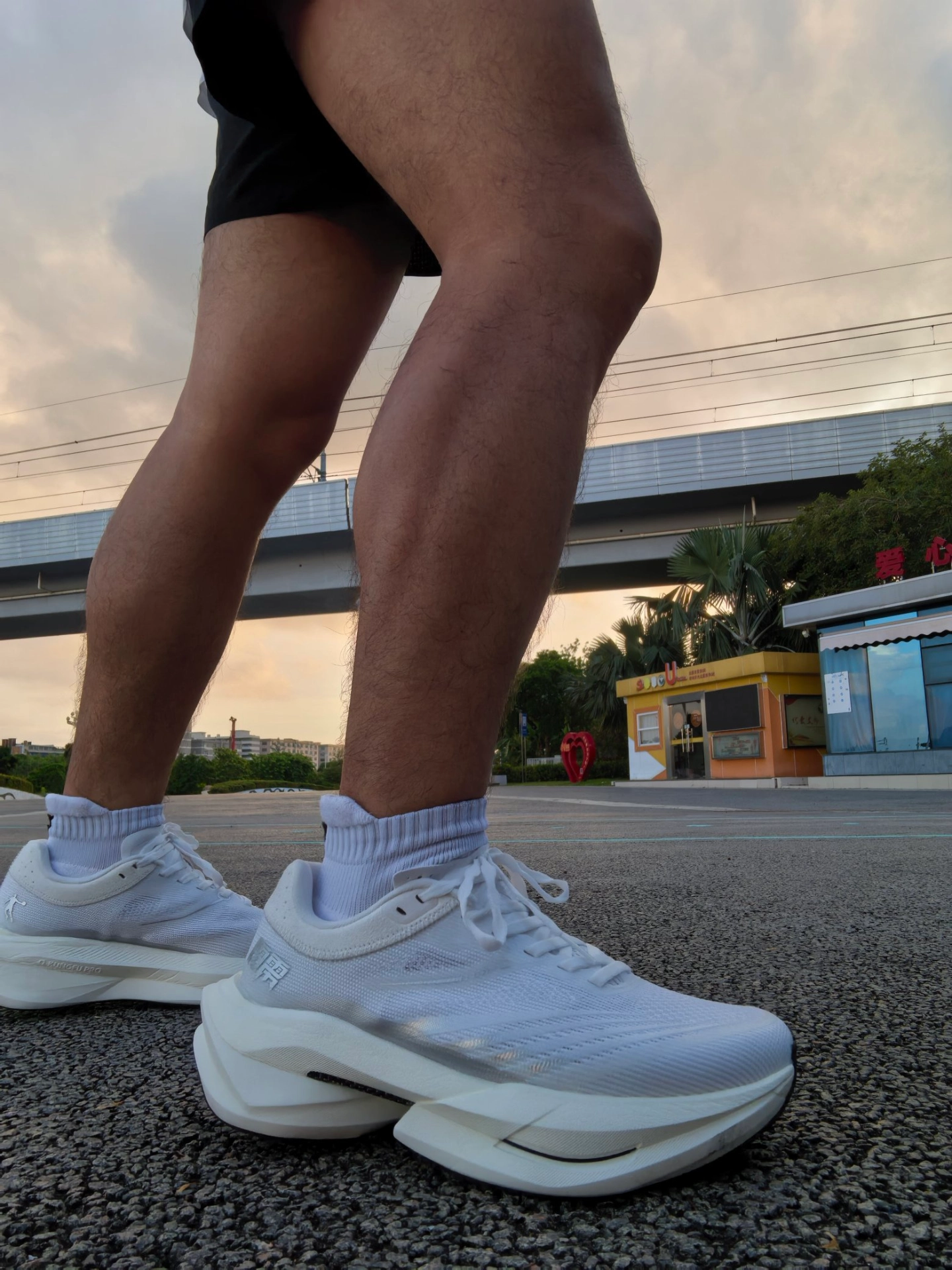 晨跑7公里！这双跑鞋有点东西👟
