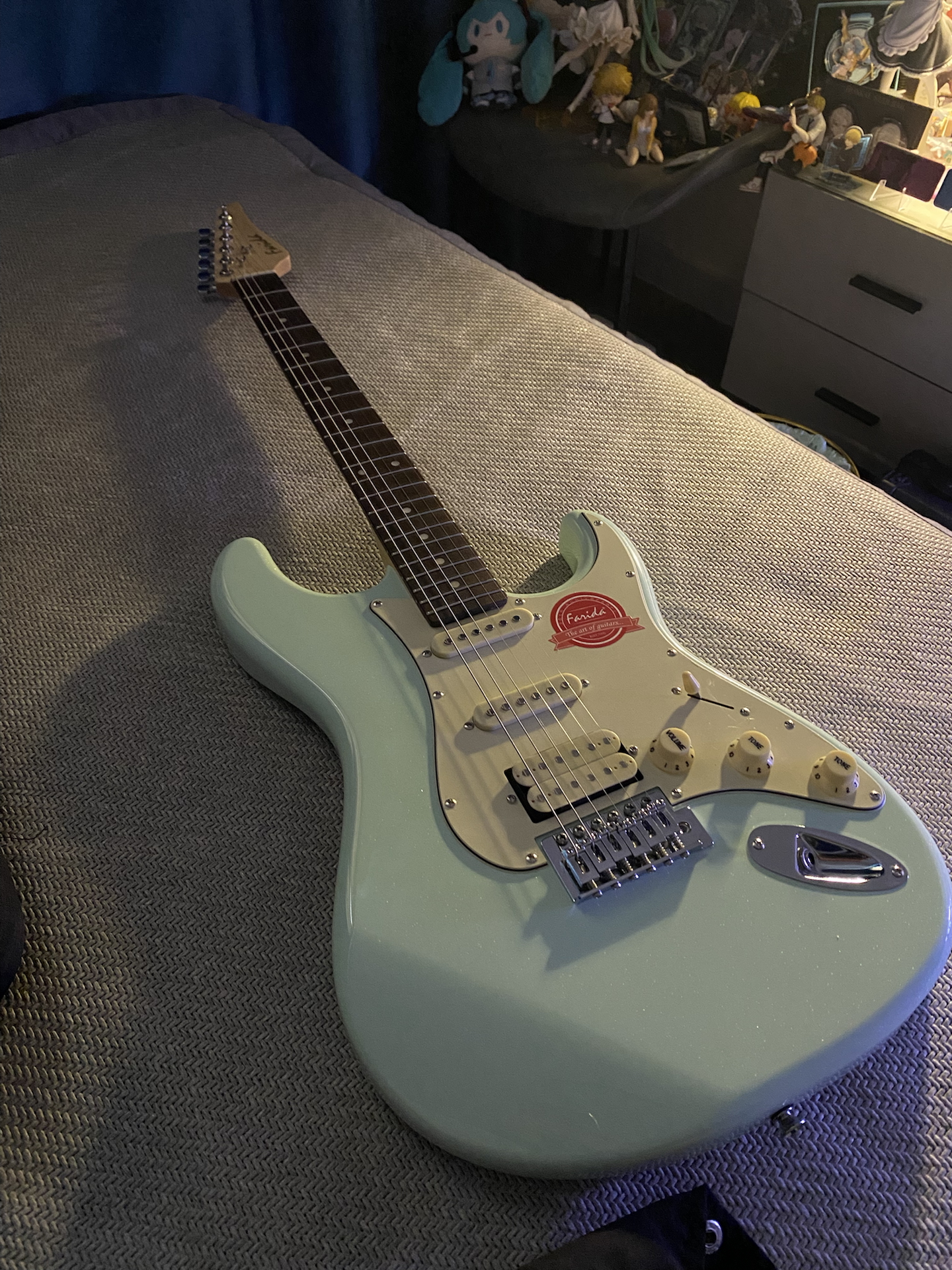 新入手的电吉他 爱惨这颜值🎸