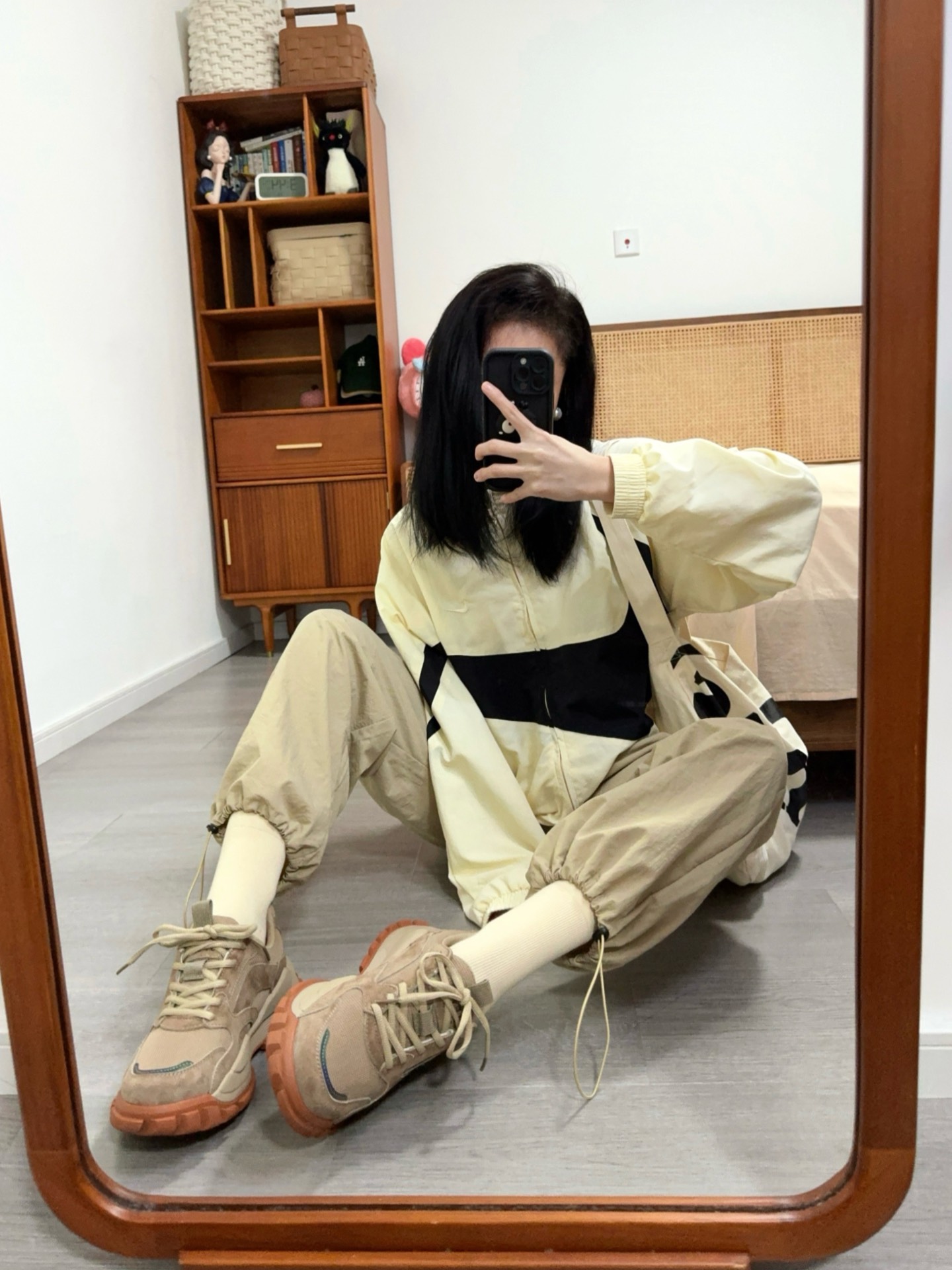 浅卡其配大地色，秋冬松弛感拿捏🤎