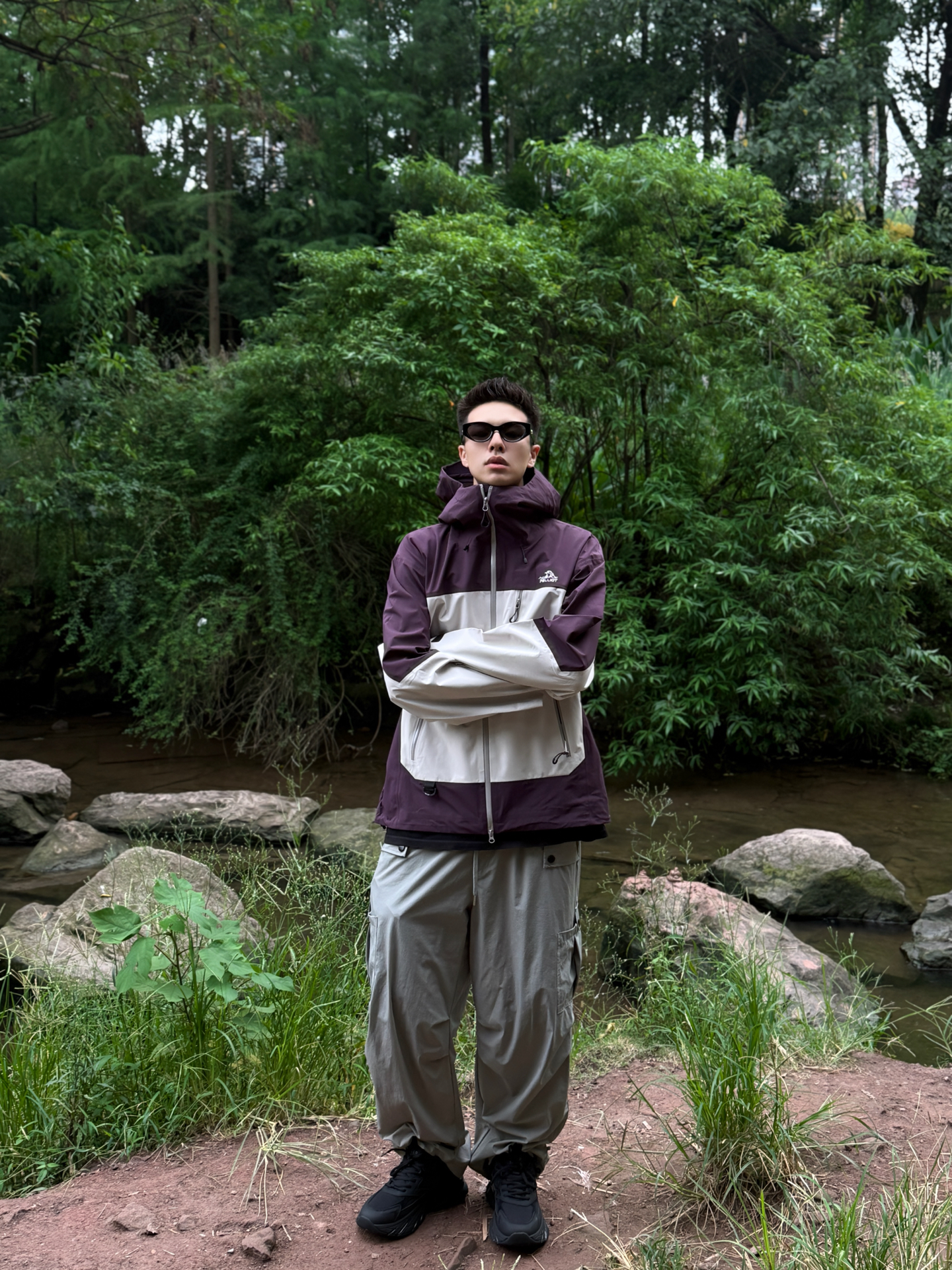 🌳 户外徒步也能穿出时尚感｜山系男孩的穿搭模板