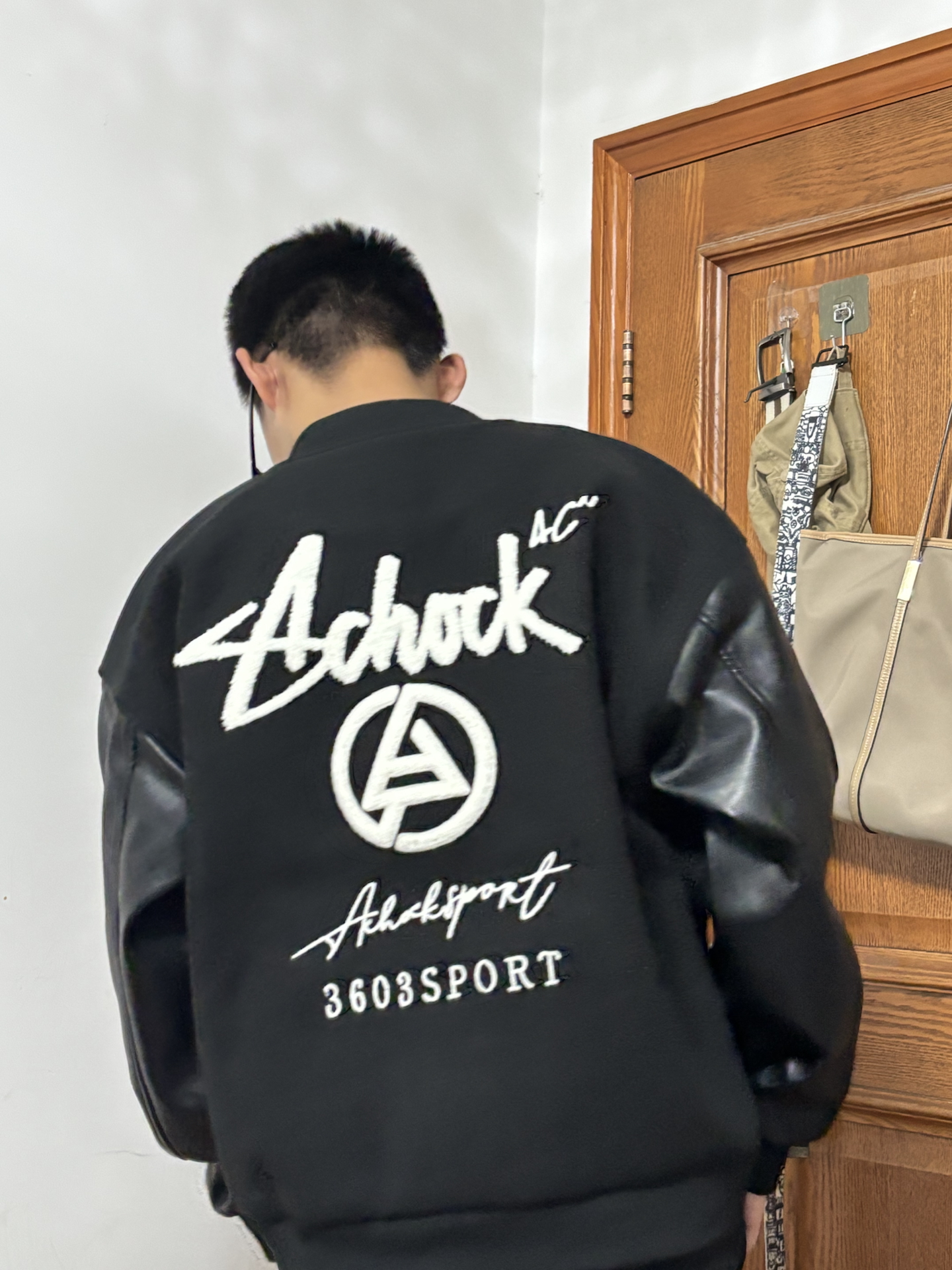 美式复古风棒球服叠穿太绝啦⚾️