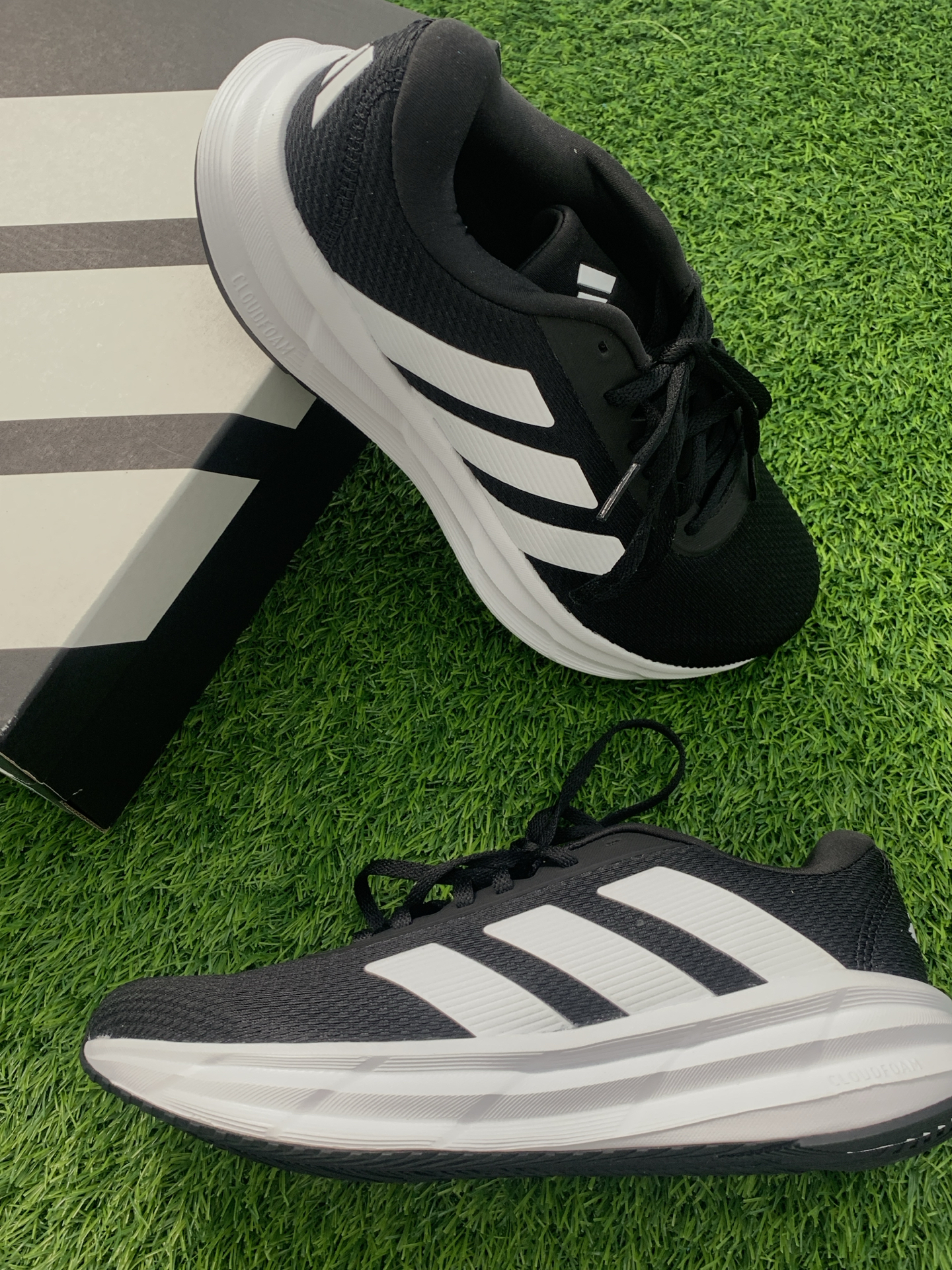 夏天跑步搭子get！这双跑鞋好绝👟