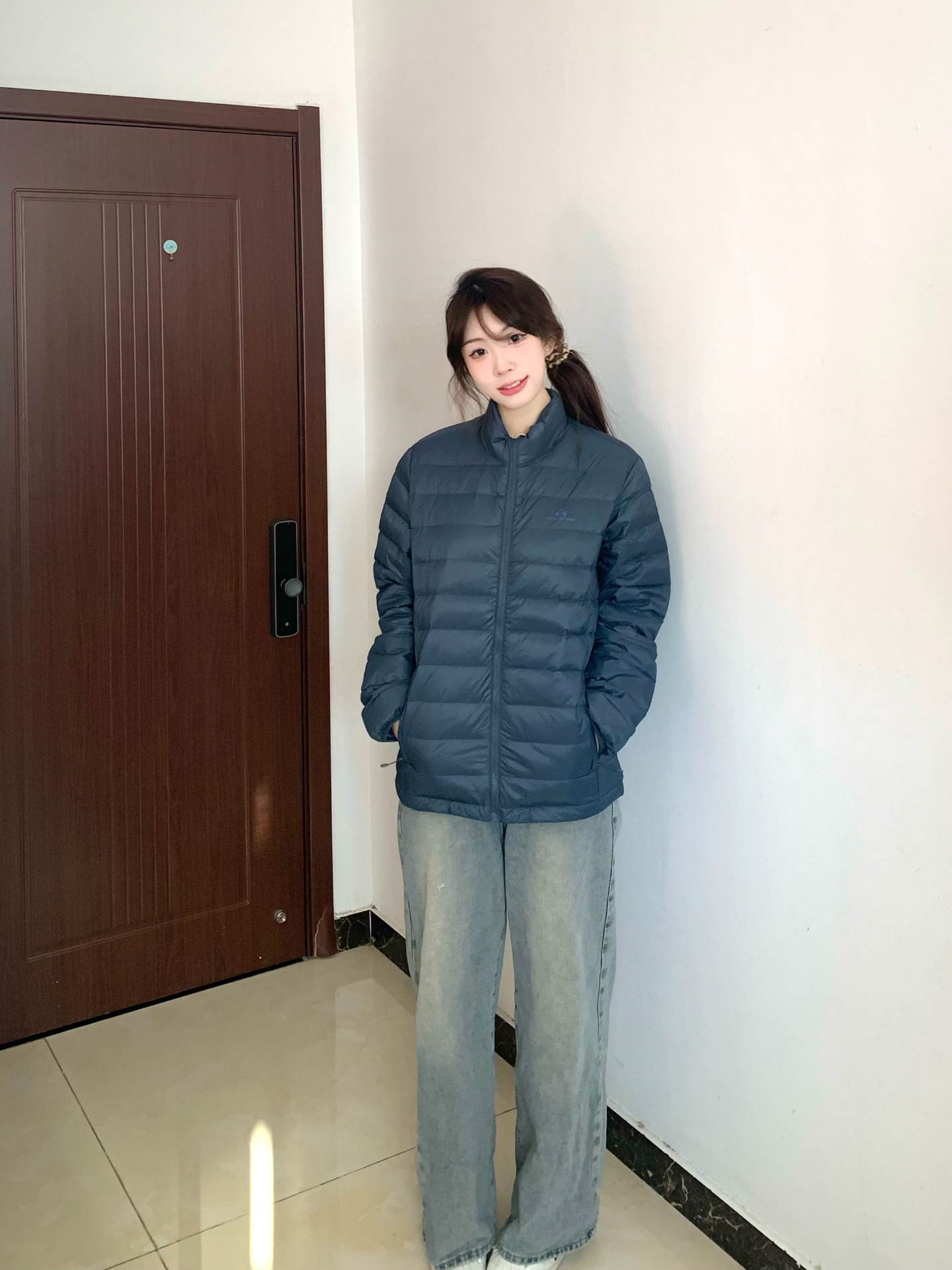 女生穿藏蓝羽绒服也能又稳又甜🥳