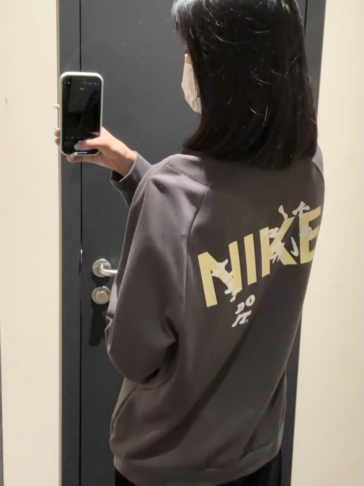 “Nike插肩袖卫衣上身，优缺点都在这啦”