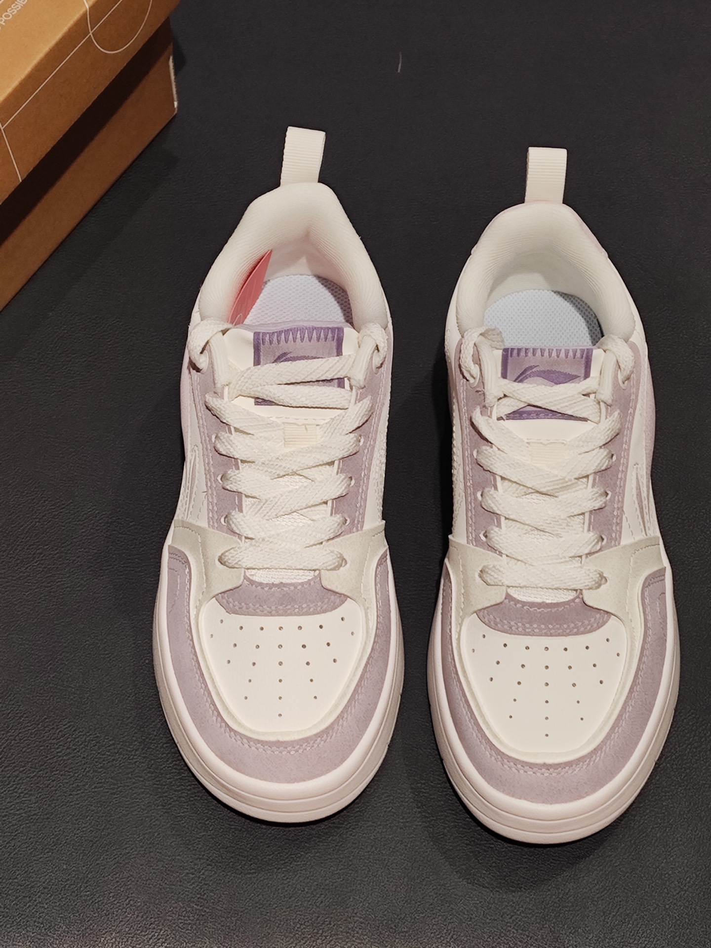 粉紫撞色好绝！爱住这双板鞋