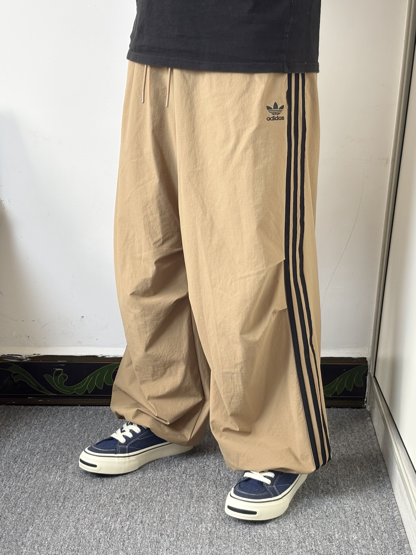 三叶草伞兵裤，帅到没朋友😎
