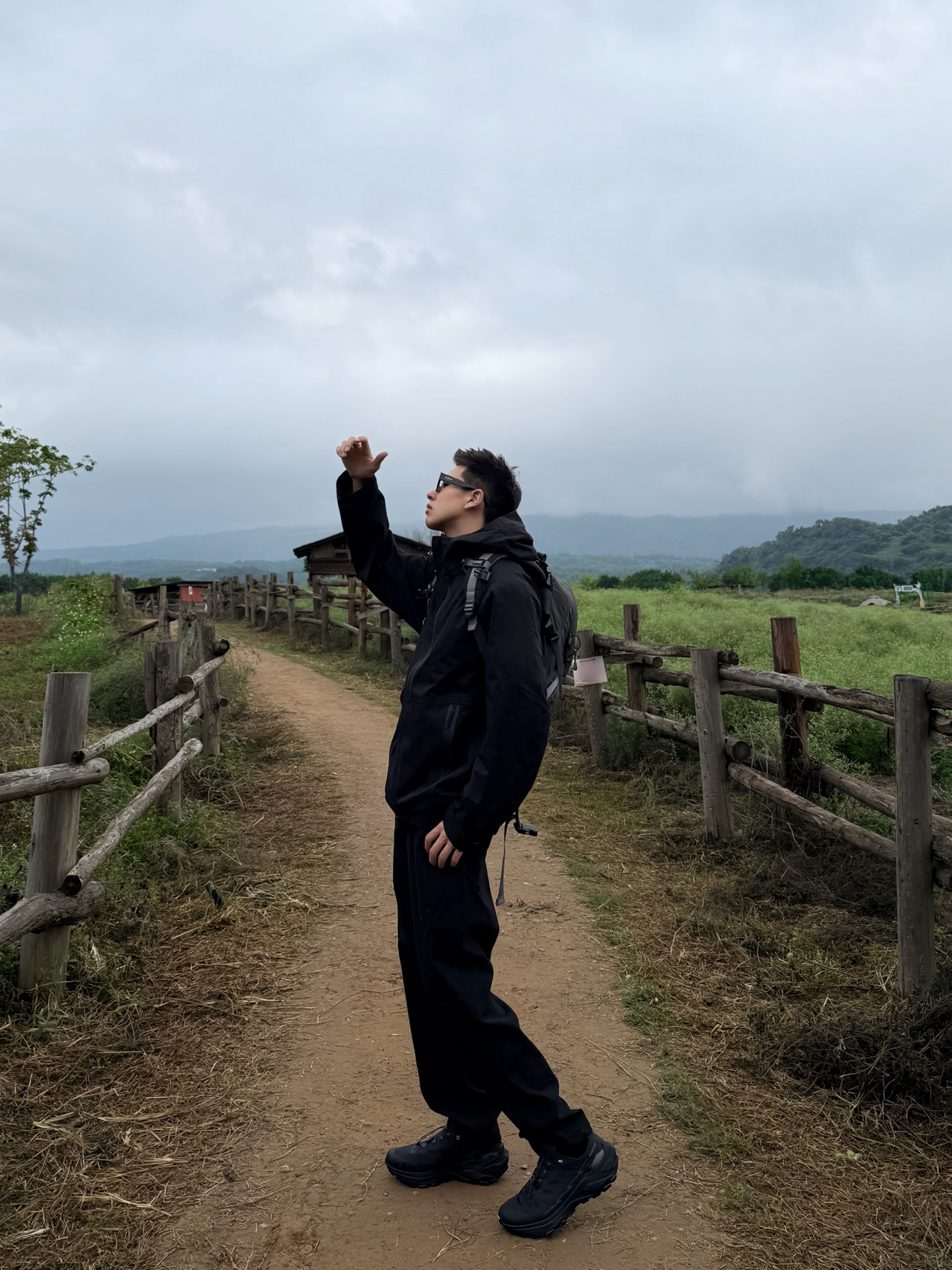 🌧️山野氛围感穿搭｜雨天户外也能又酷又飒！