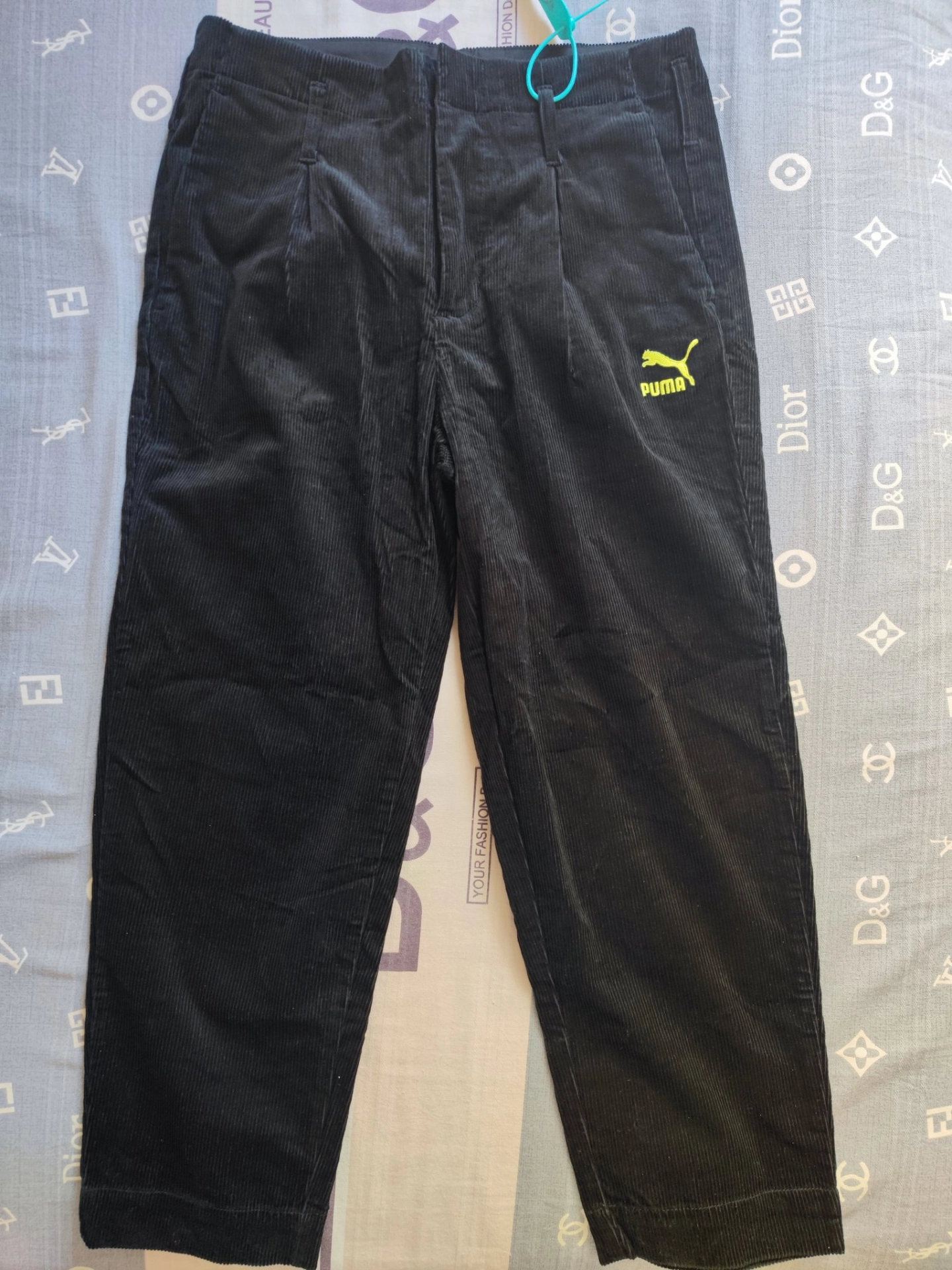 黑色灯芯绒神裤！好搭又舒服😎