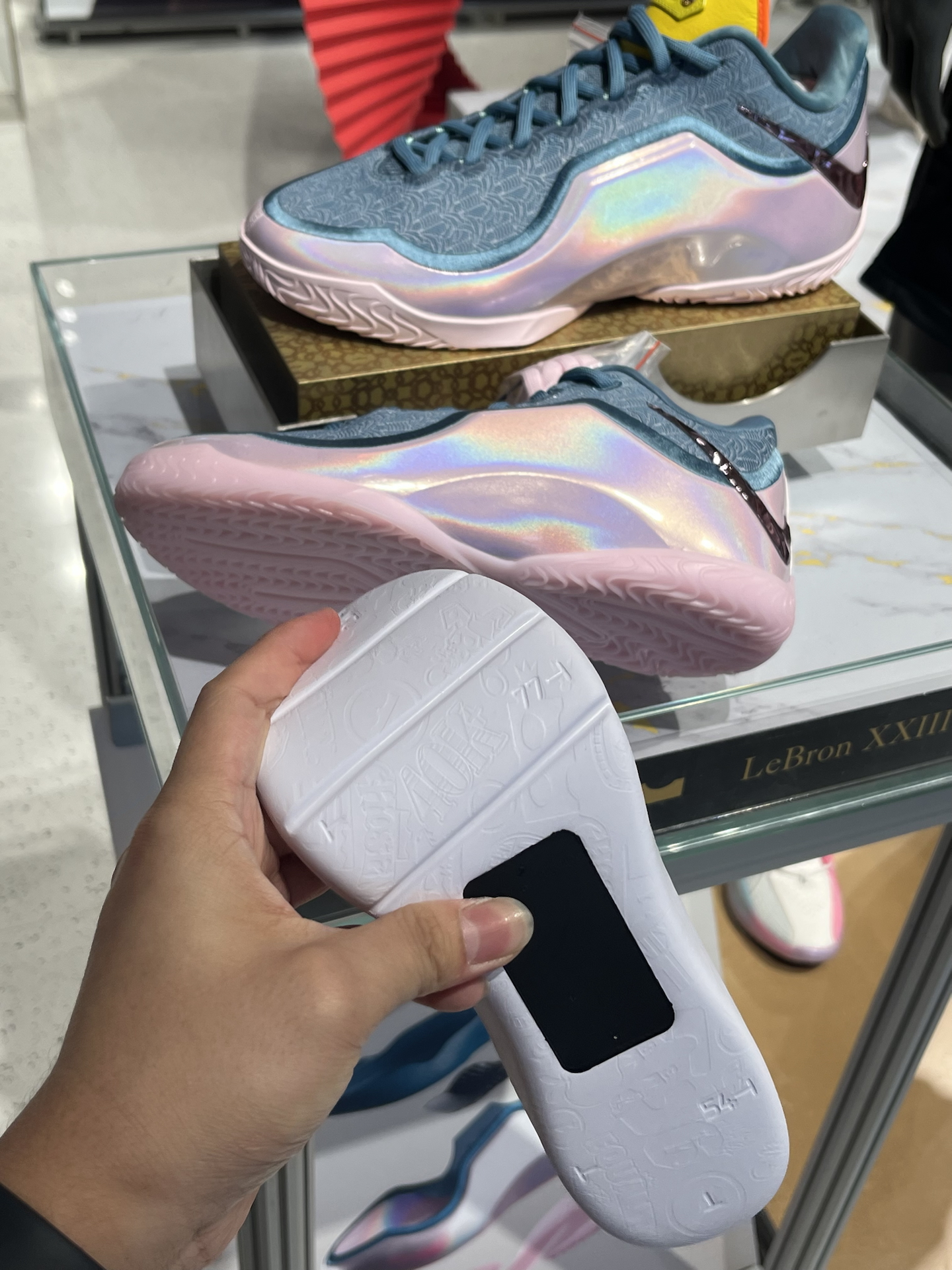 新鞋零时差｜父子篮球穿同款Lebron23，讲述迈阿密的故事