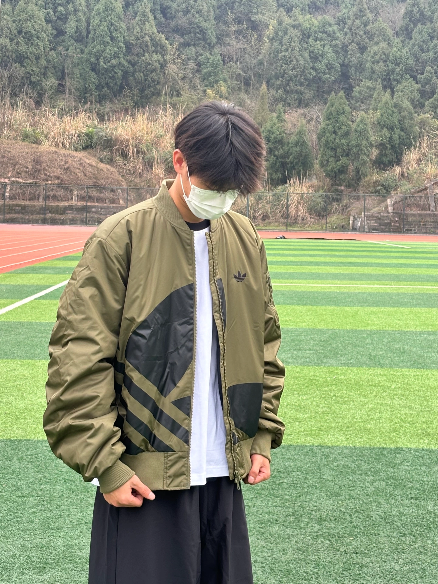 三叶草夹克上身，谁还不是潮人😎