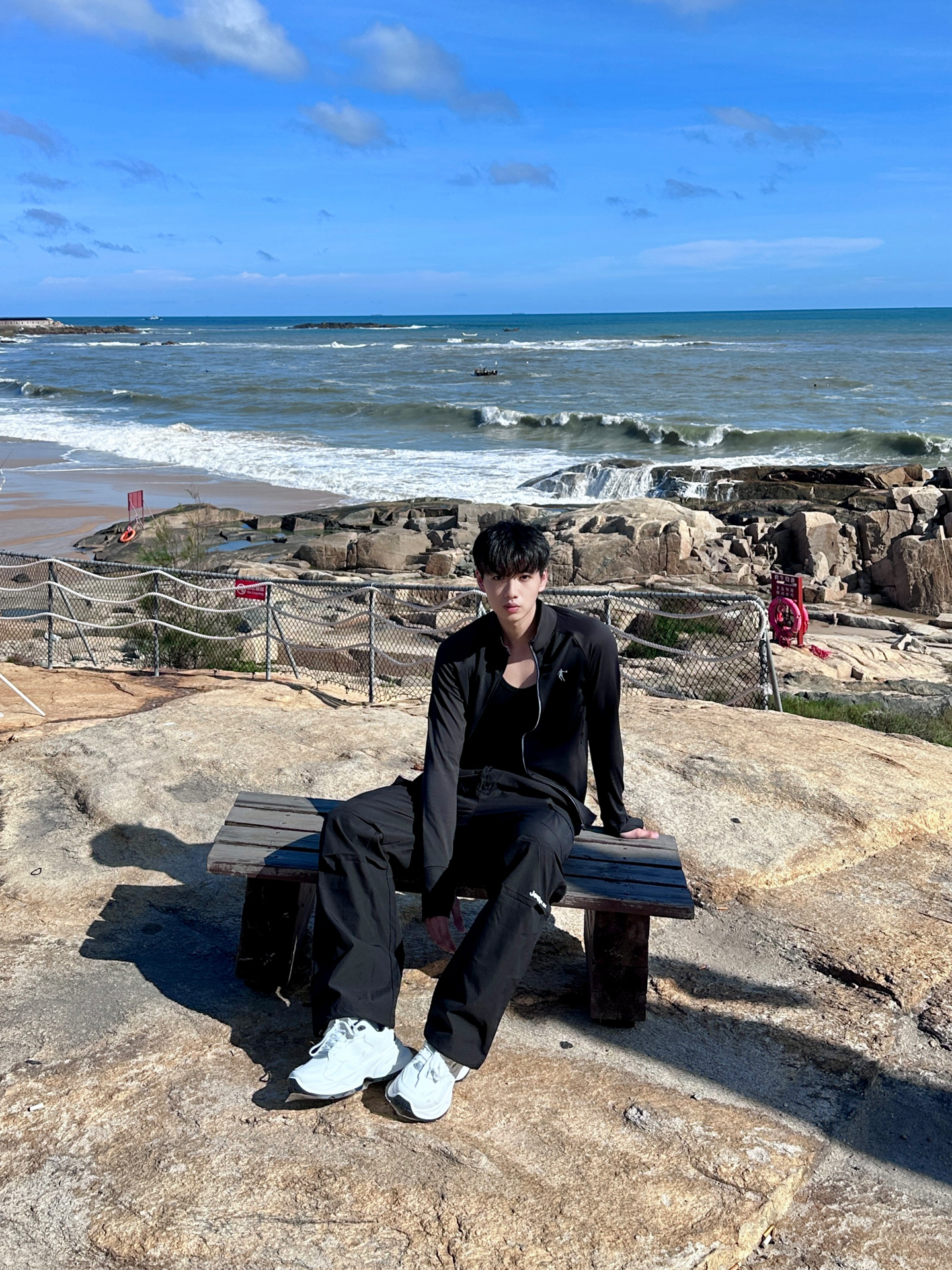 早秋海边ootd靠它撑场🌊