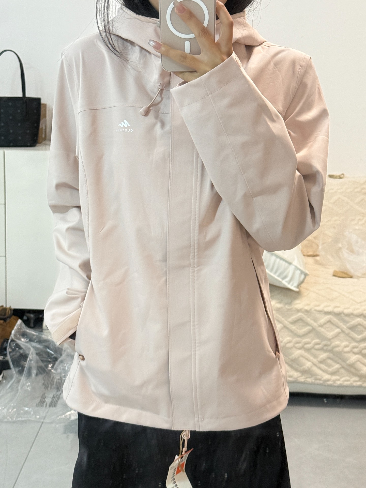 粉粉冲锋衣，户外穿搭拿捏住啦💕