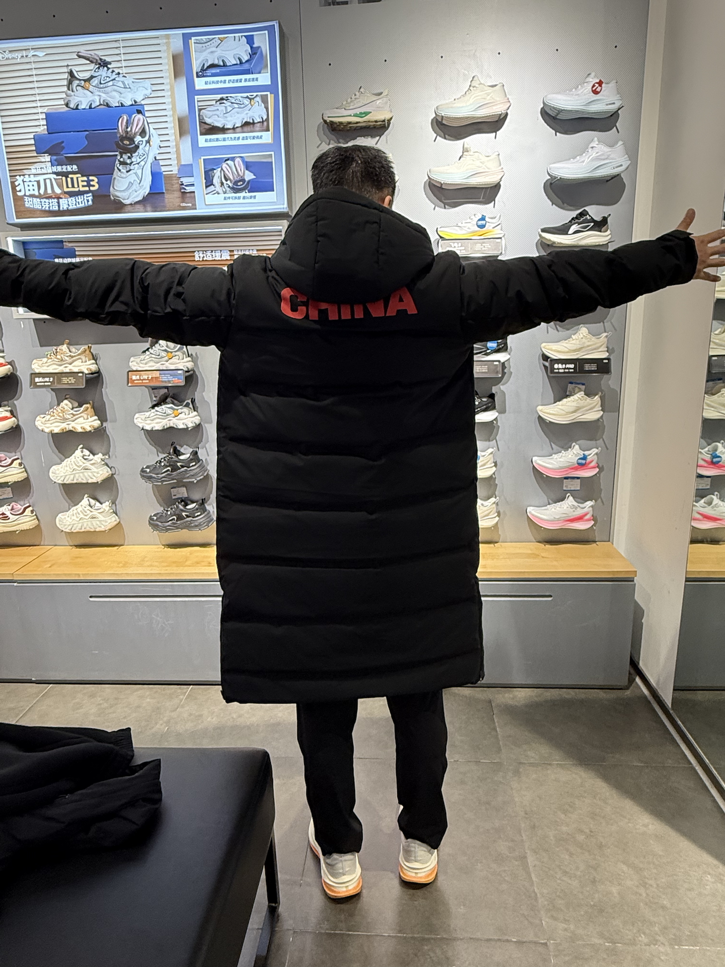 谁穿谁帅！这长款羽绒服男女通杀!