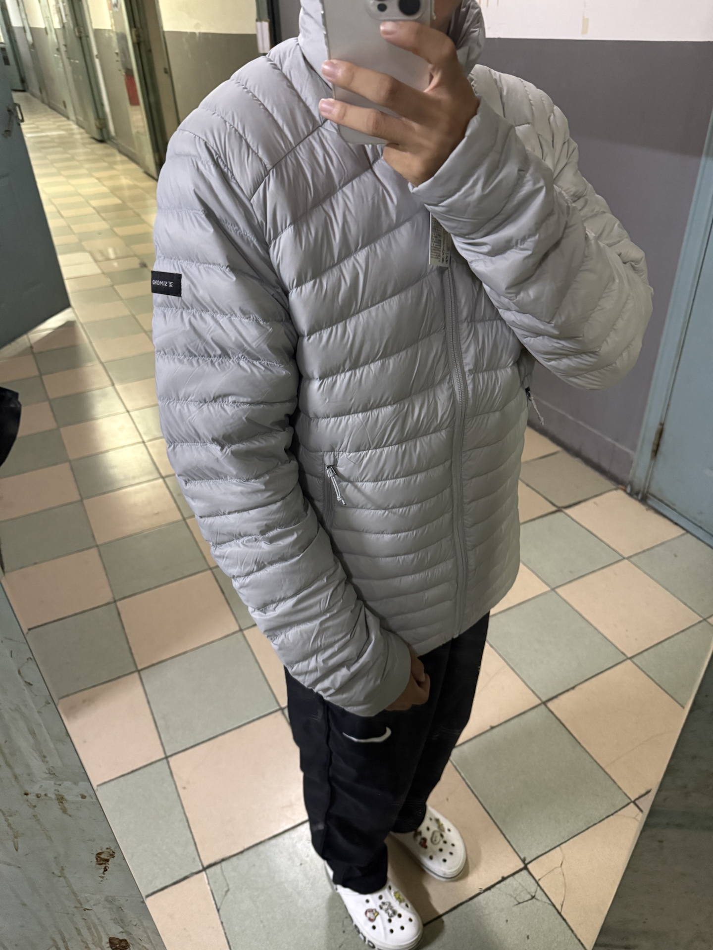 浅灰短款羽绒服，秋冬叠穿绝了🥳