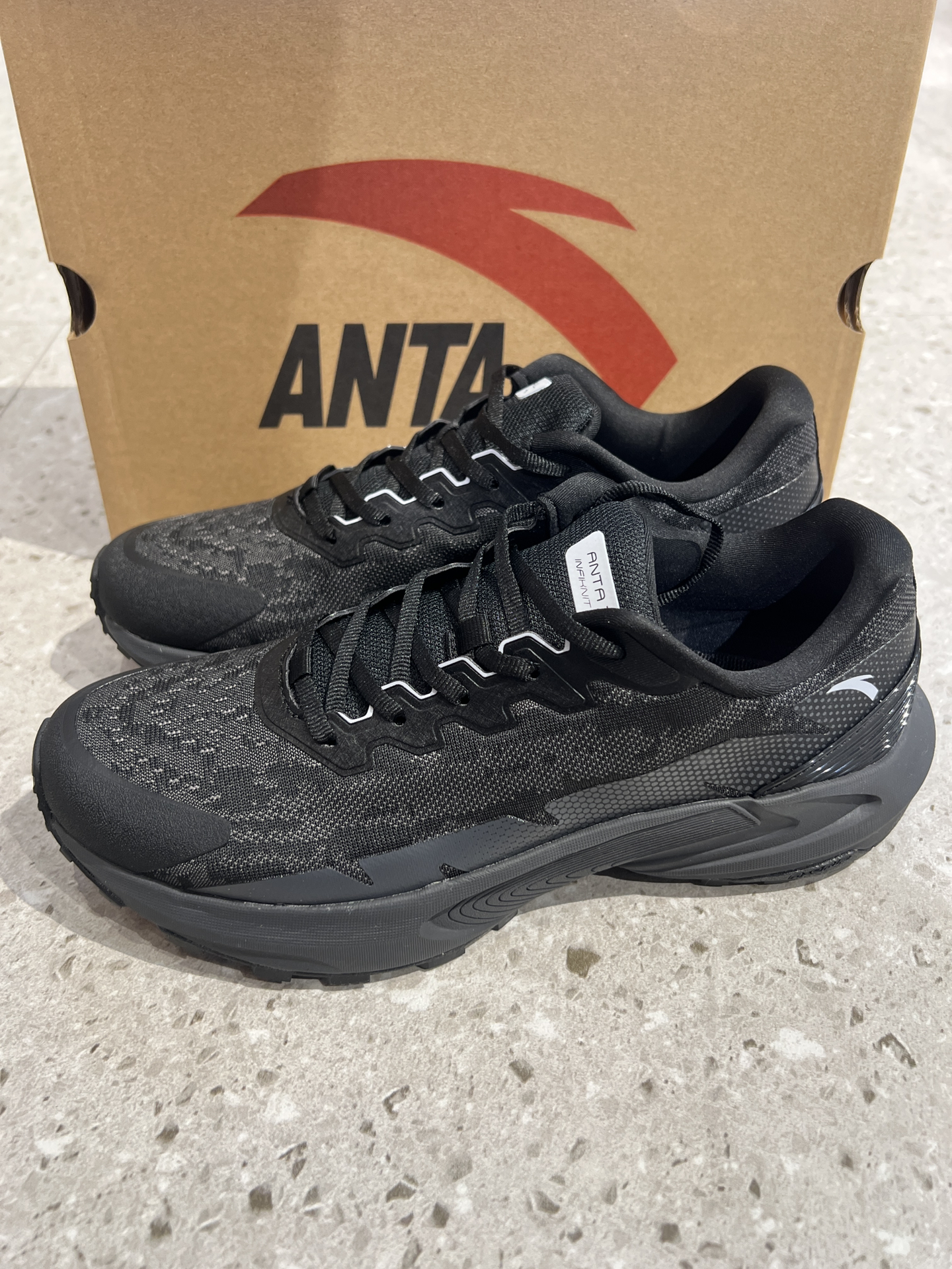 黑武士跑鞋！户外跑步都能穿👟