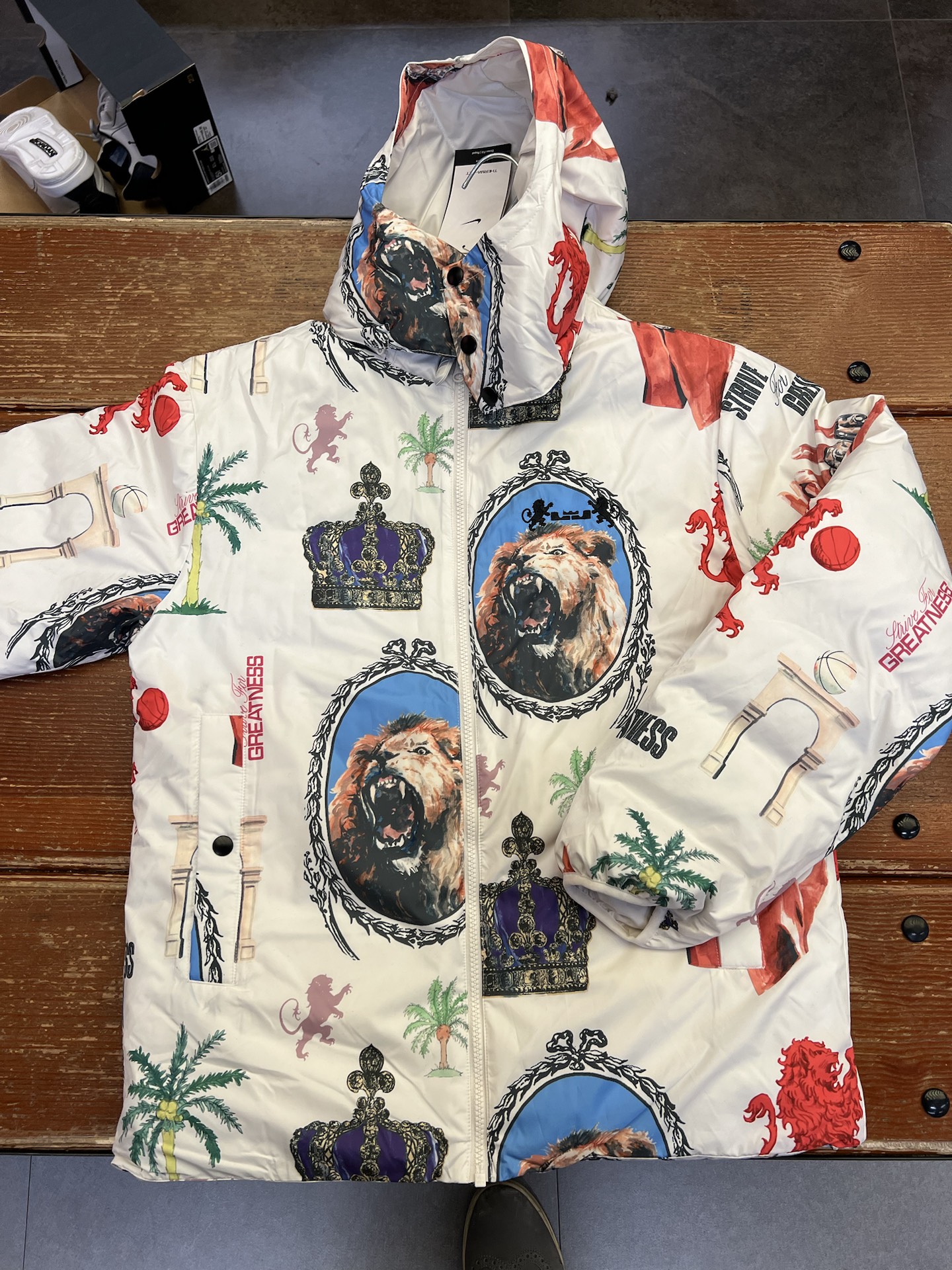 詹蜜狂喜！这羽绒服太炸了😎
