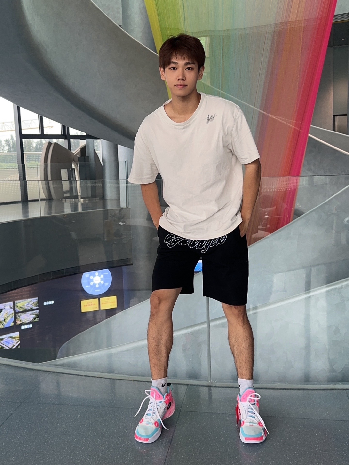 粉白撞色，球场吸睛👀