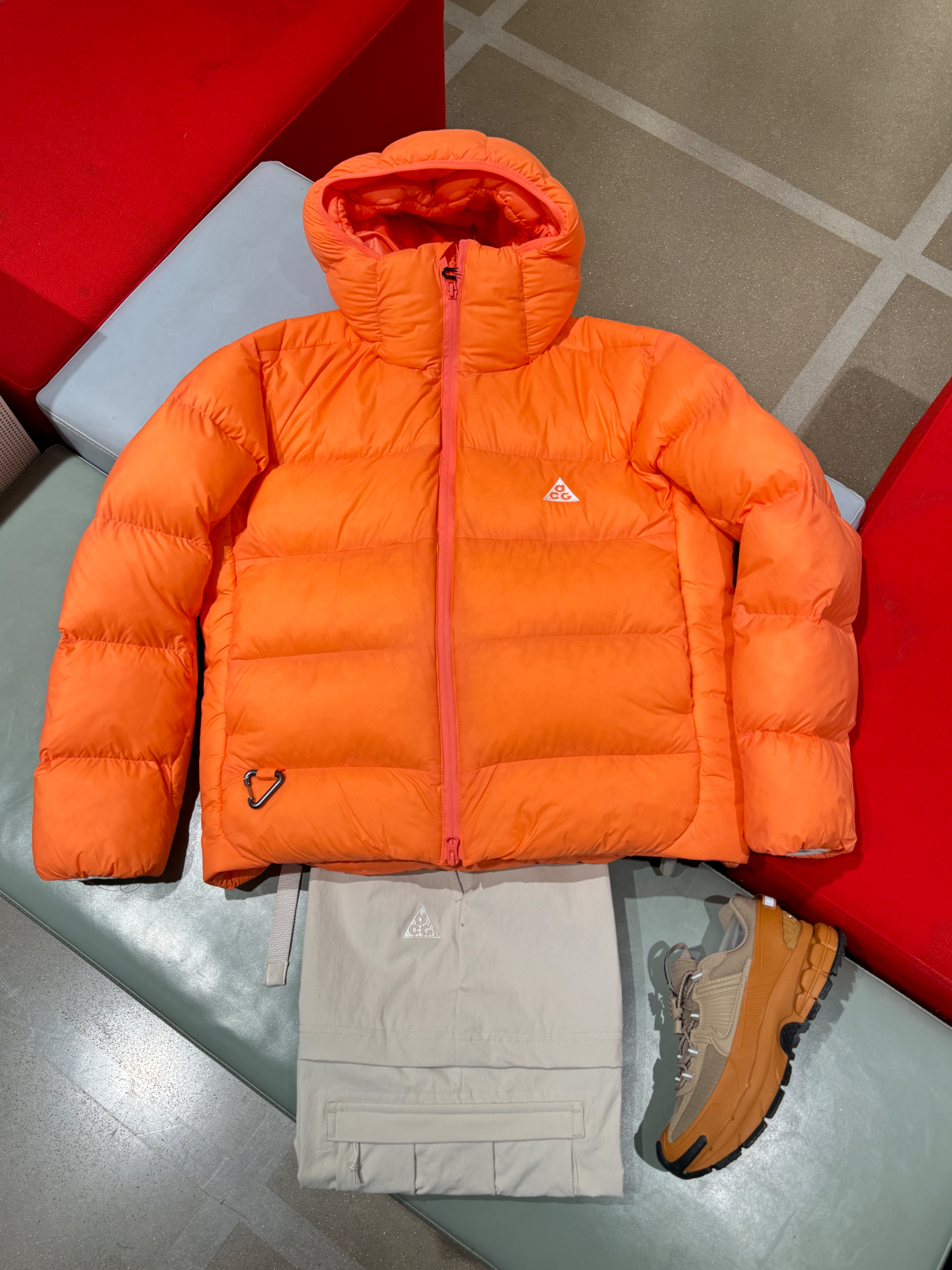 Nike ACG棉服配工装裤，户外风够味不？