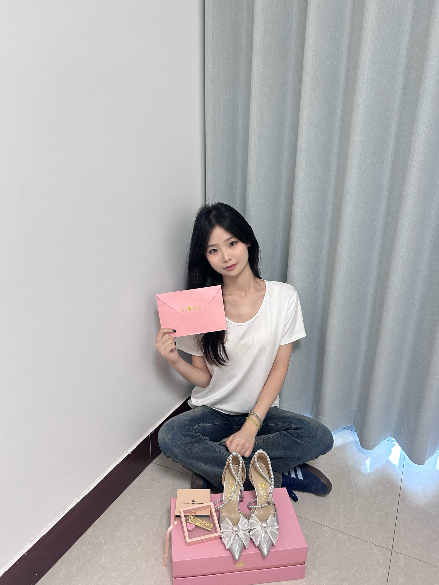 20岁收到闺蜜送的高跟鞋👠 仪式感拉满！