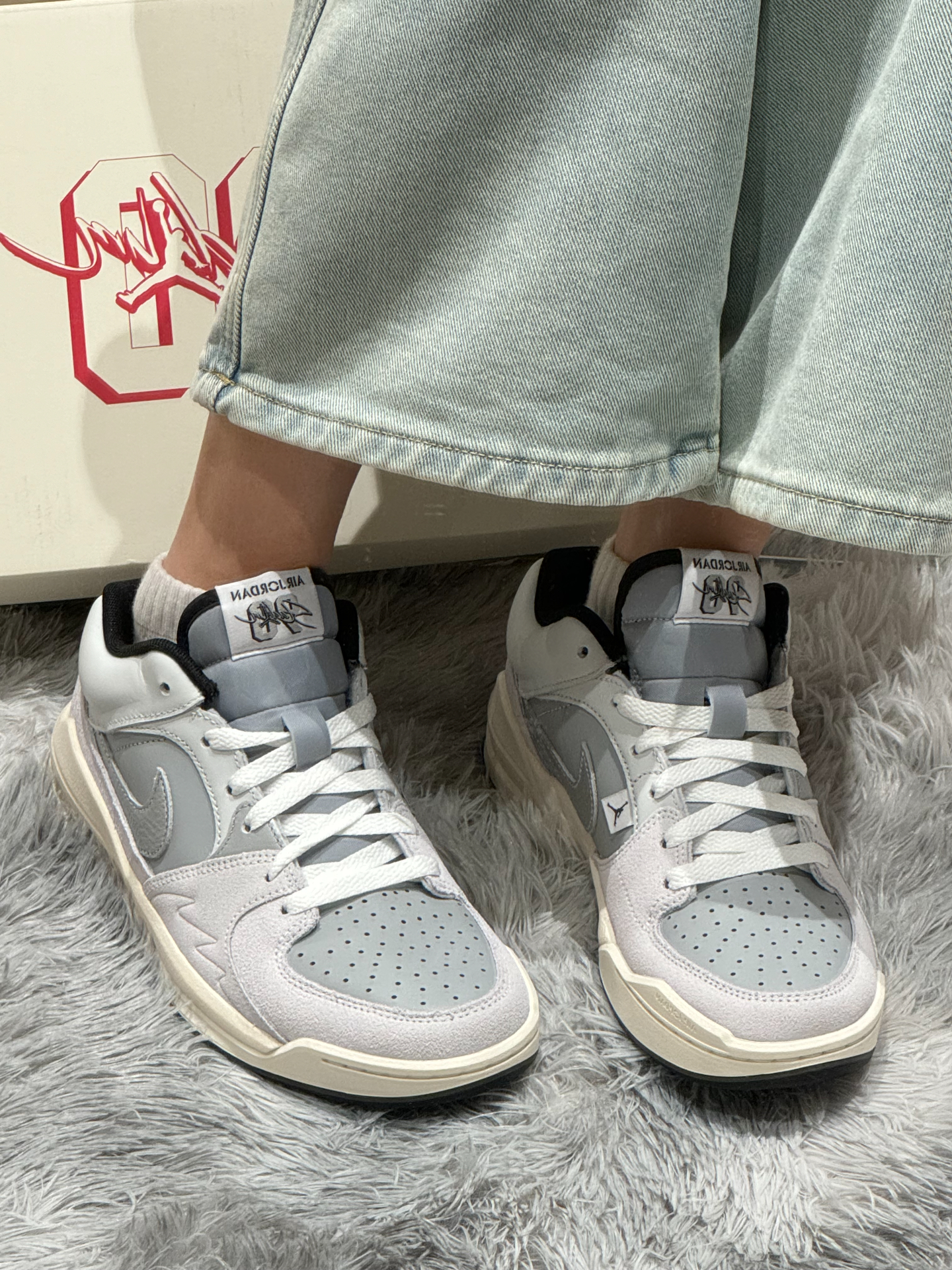 浅灰调休闲鞋，情侣出街拿捏氛围感