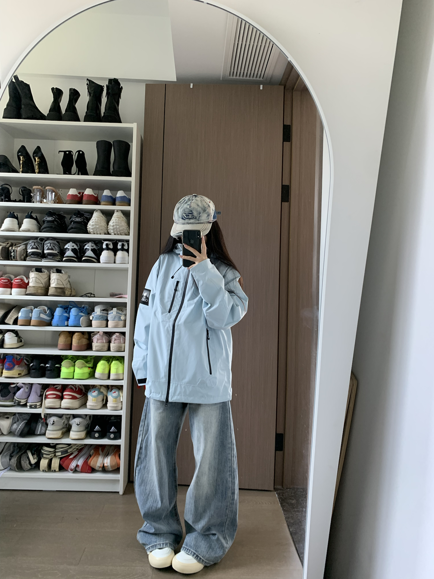 浅蓝冲锋衣，户外穿搭绝了💙