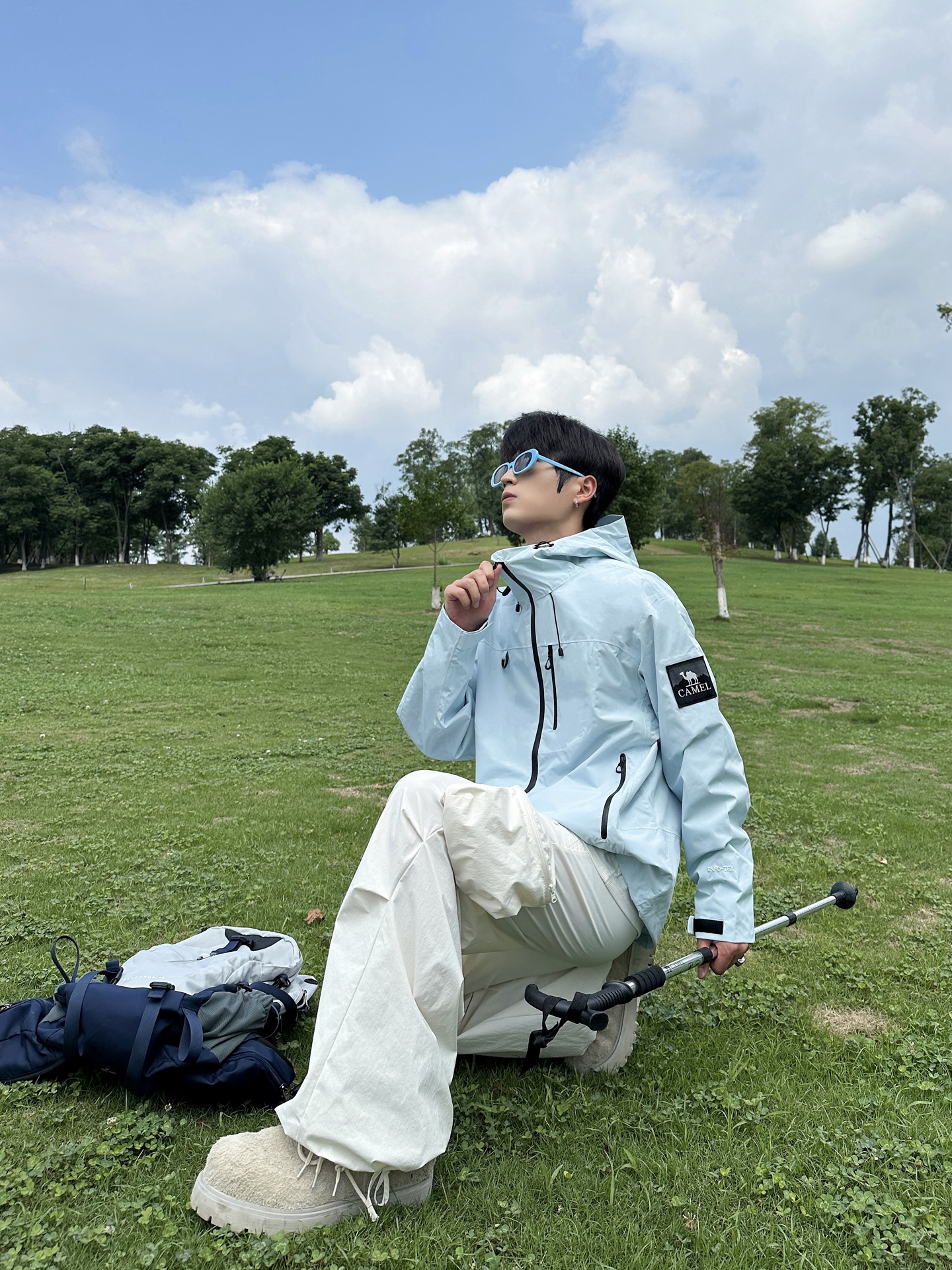 浅蓝冲锋衣，山野出片神器🎬