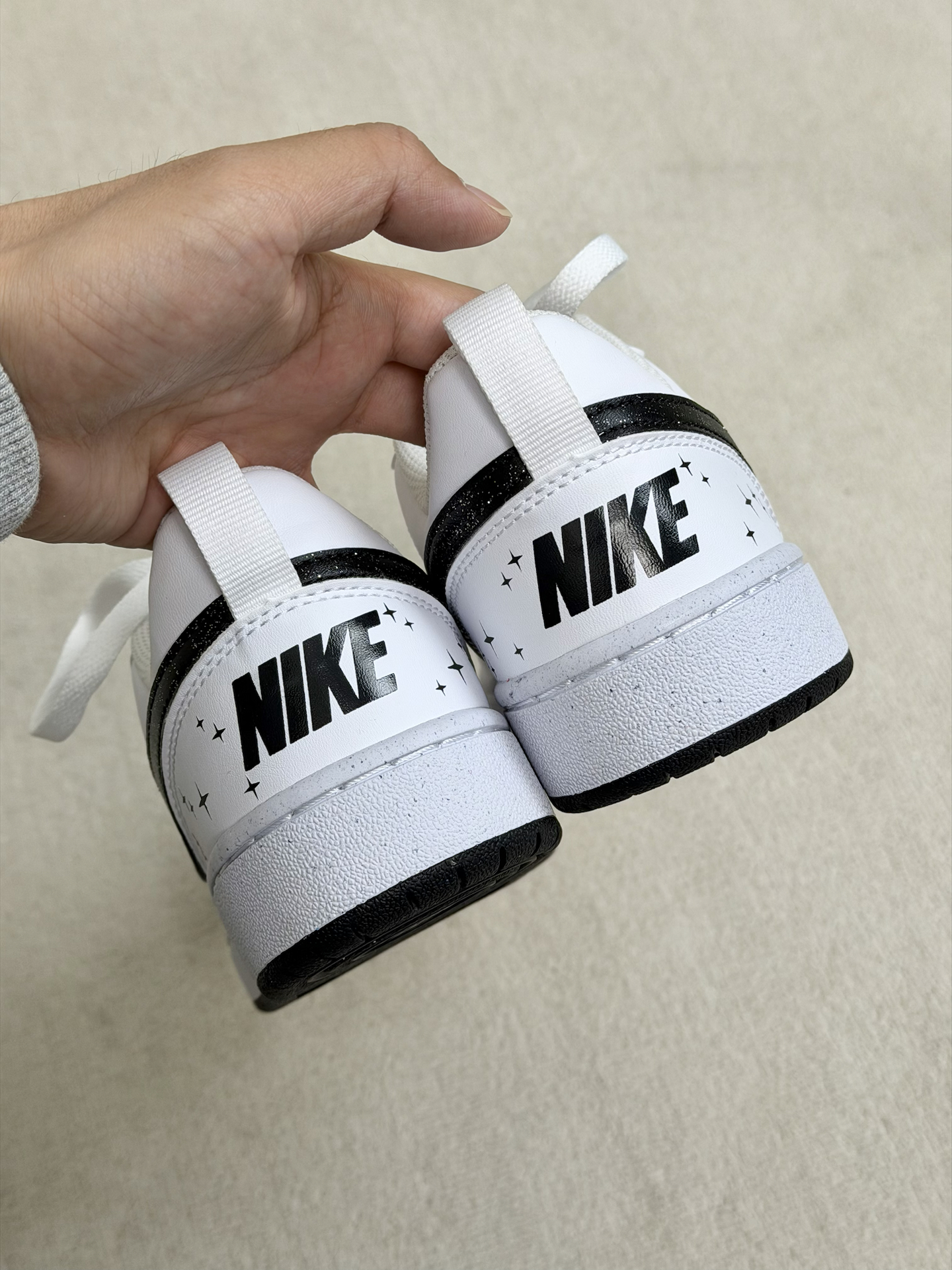 Nike也有满天星⁉️被这双300+的小众板鞋帅到了…