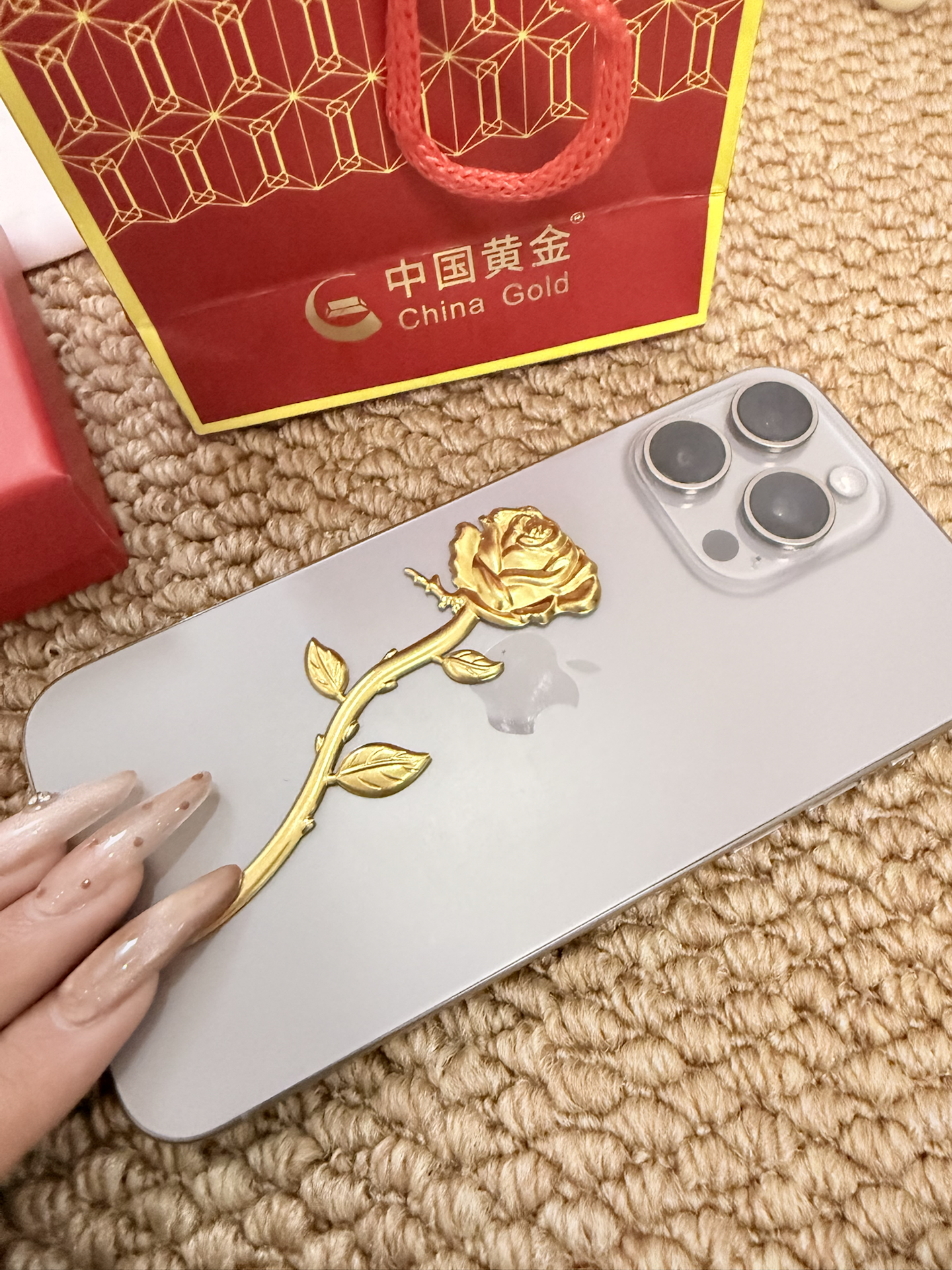 被男友送的金玫瑰拿捏住啦🥀