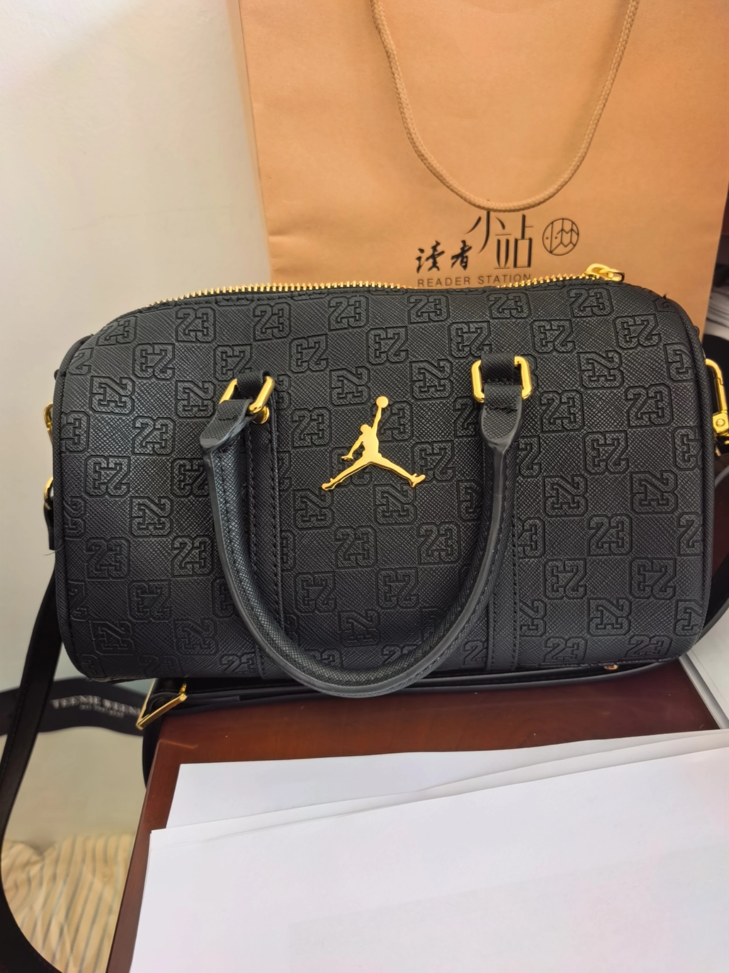 黑金配色好适合冬天背