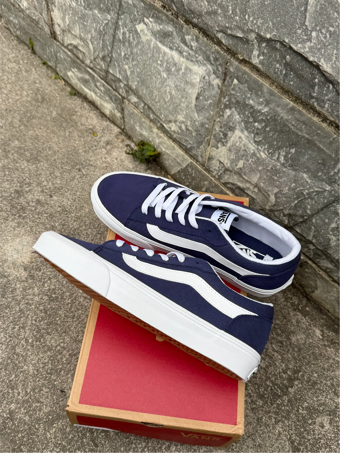 藏青配白！这鞋把清新感拿捏了🤩